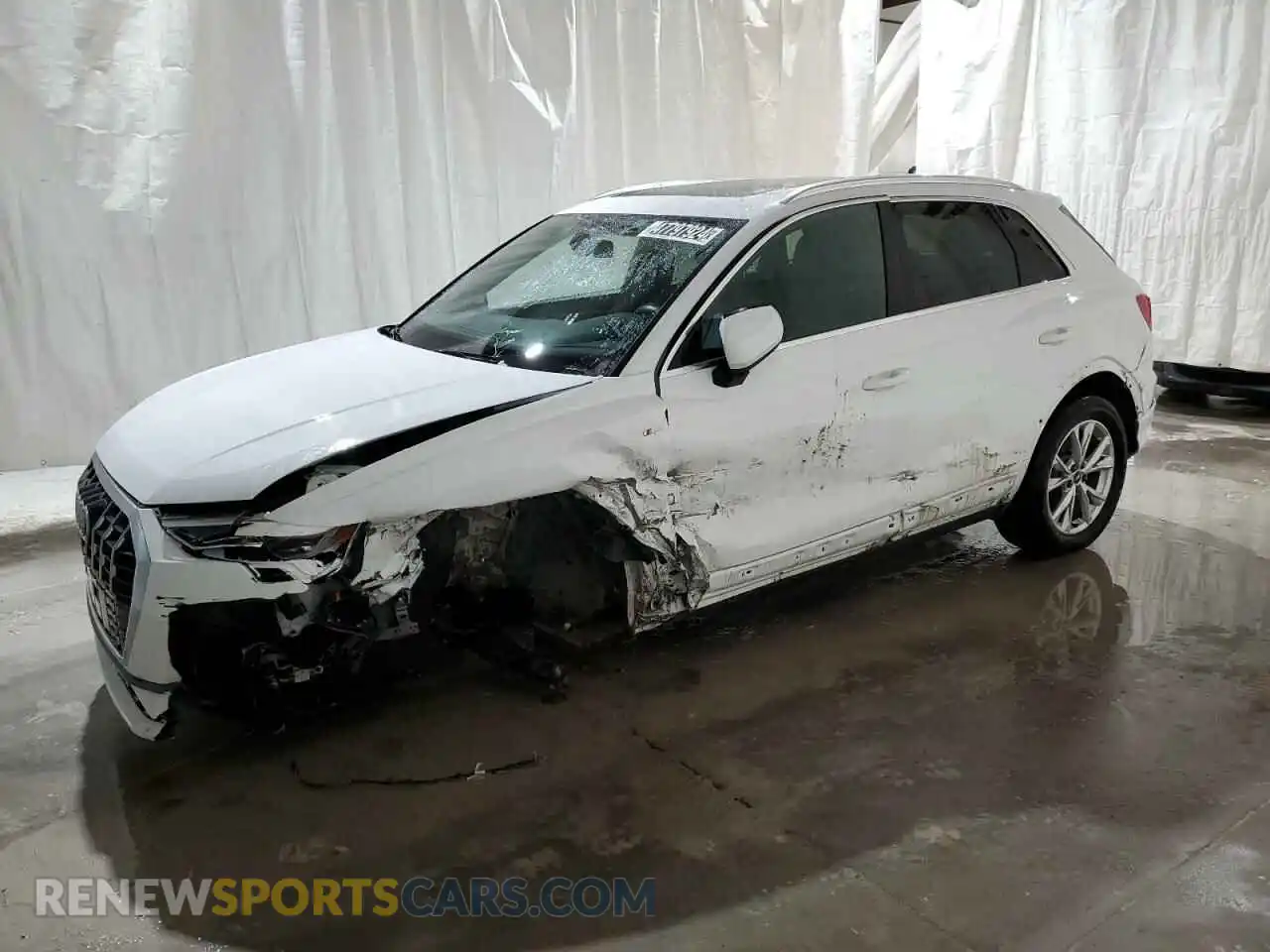 1 Photograph of a damaged car WA1DECF32P1040553 AUDI Q3 2023