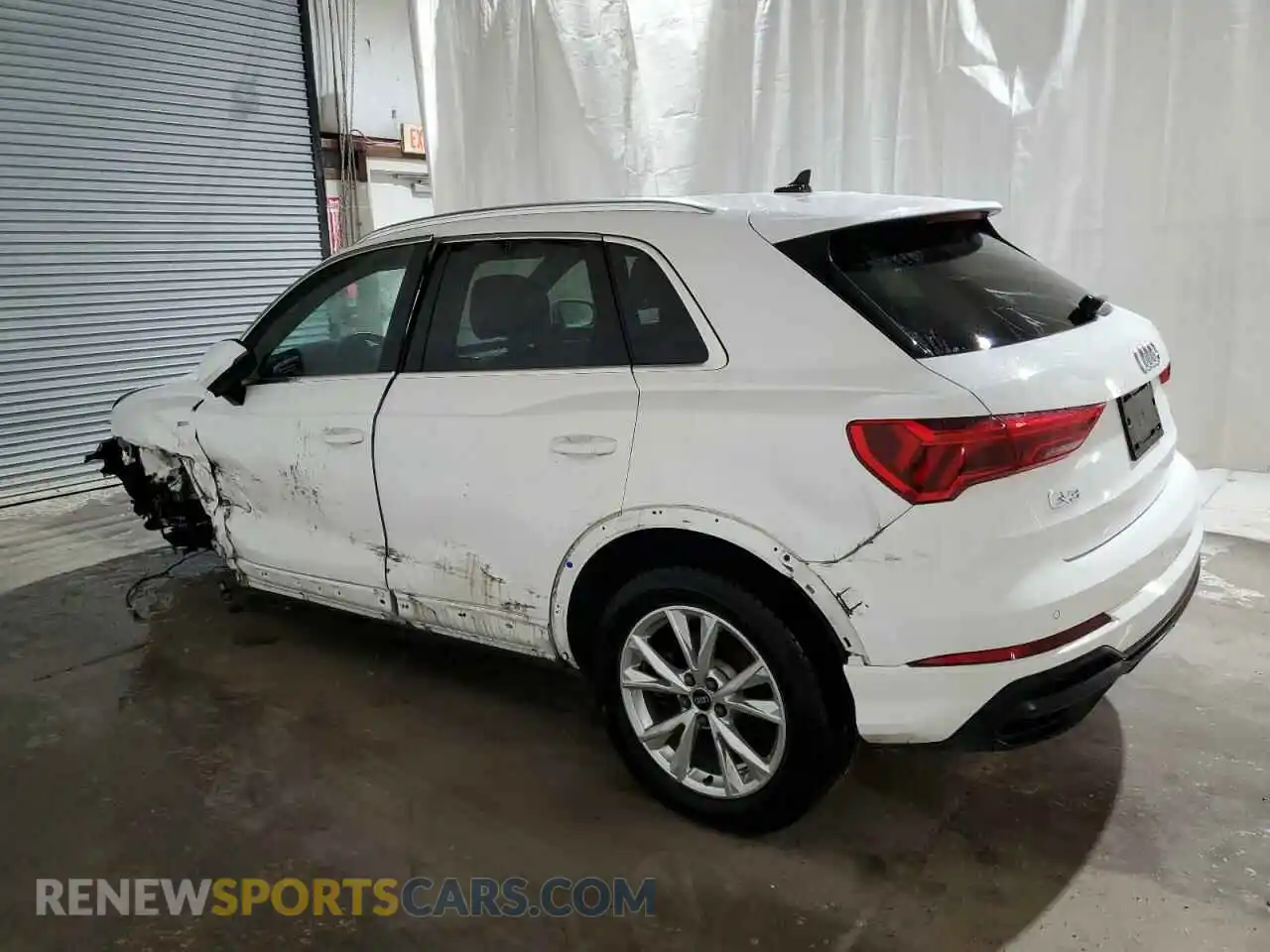 2 Photograph of a damaged car WA1DECF32P1040553 AUDI Q3 2023