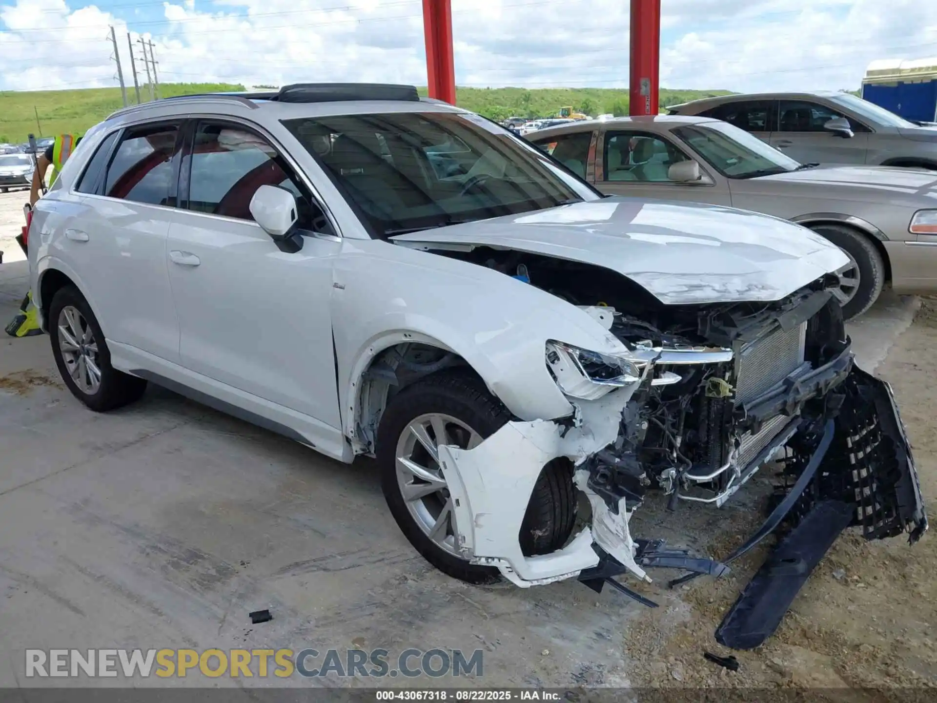 1 Photograph of a damaged car WA1DECF32P1044196 AUDI Q3 2023