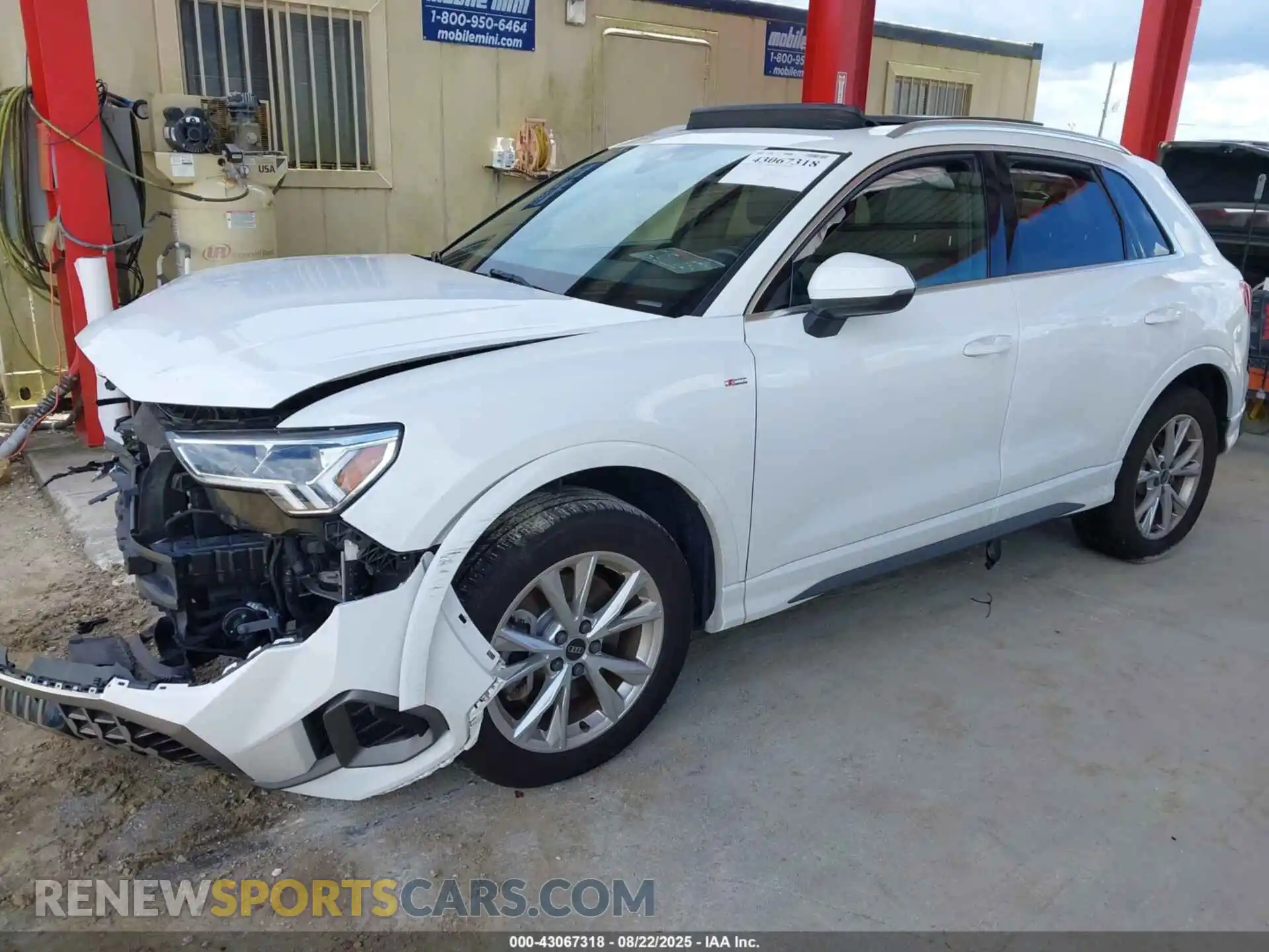 2 Photograph of a damaged car WA1DECF32P1044196 AUDI Q3 2023