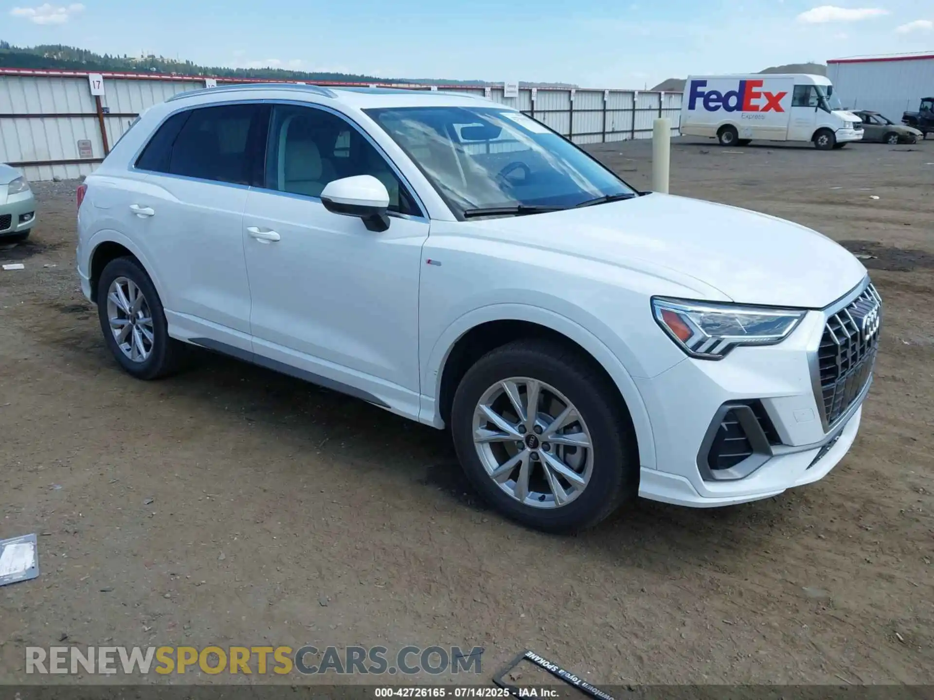1 Photograph of a damaged car WA1DECF32P1089395 AUDI Q3 2023