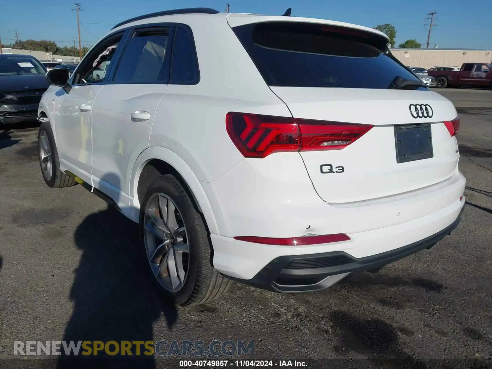 3 Photograph of a damaged car WA1DECF32P1103327 AUDI Q3 2023