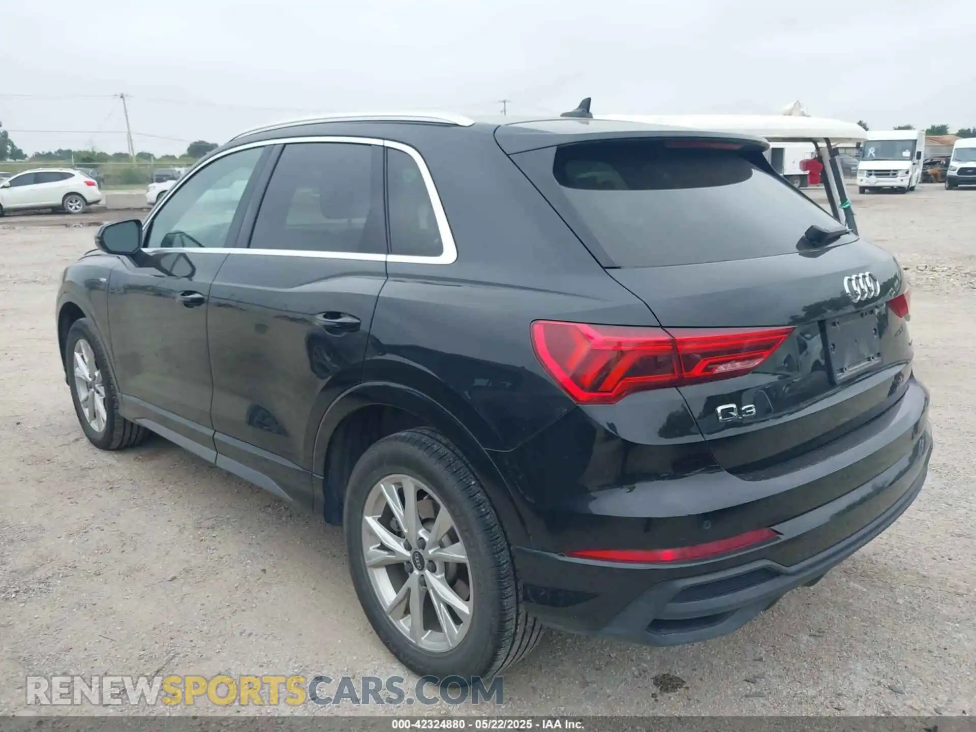 3 Photograph of a damaged car WA1DECF32P1110925 AUDI Q3 2023