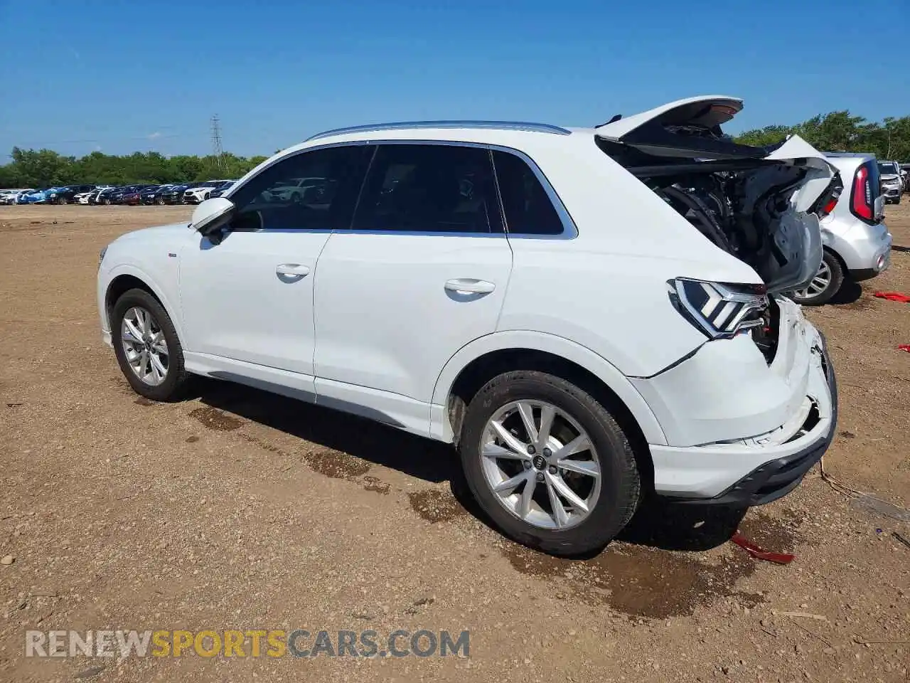 2 fotografías del automóvil dañado WA1DECF32P1119009 AUDI Q3 2023