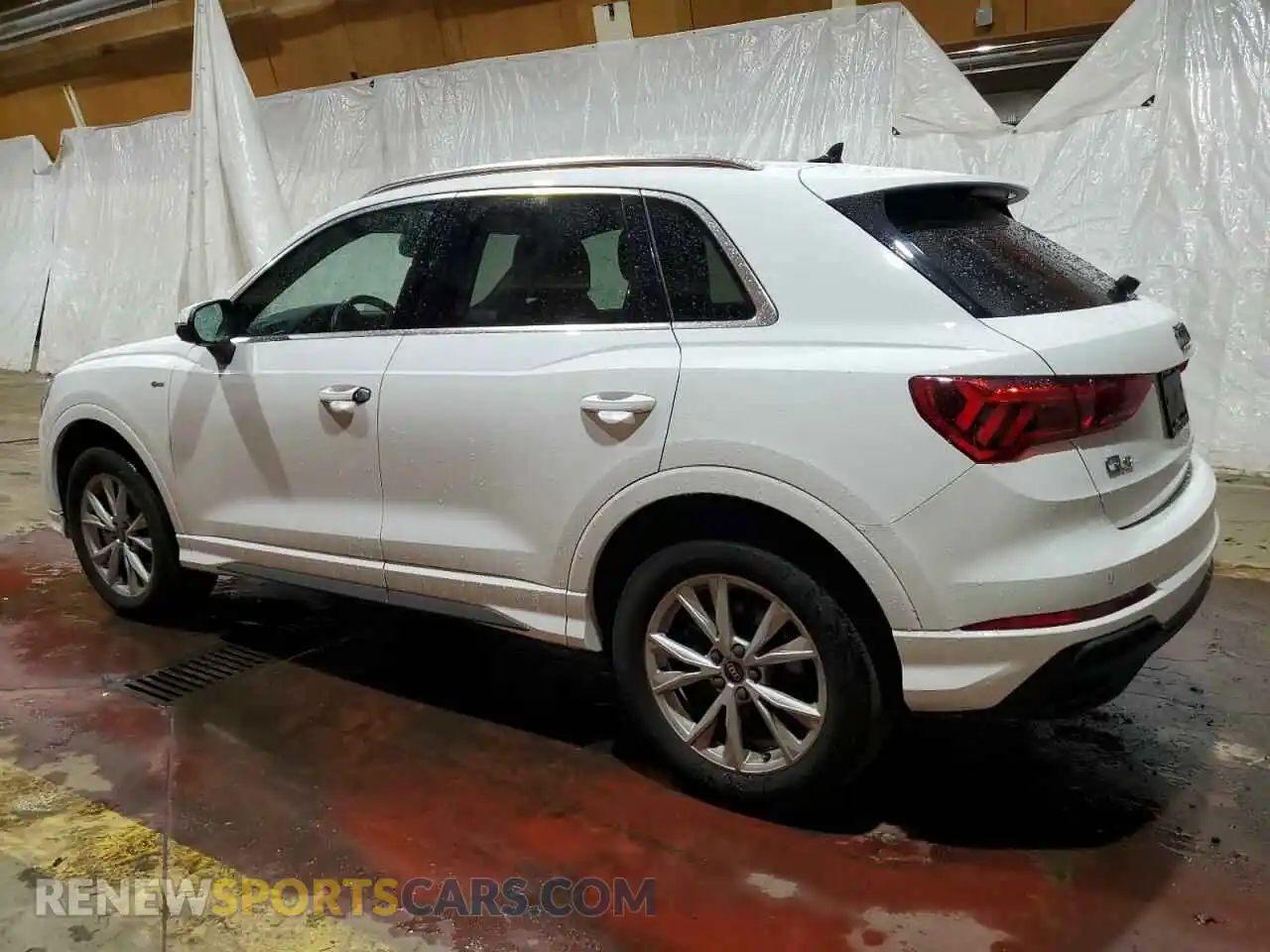2 Photograph of a damaged car WA1DECF33P1107239 AUDI Q3 2023