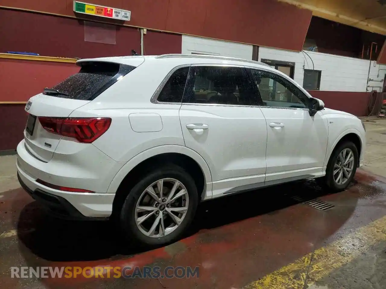 3 Photograph of a damaged car WA1DECF33P1107239 AUDI Q3 2023