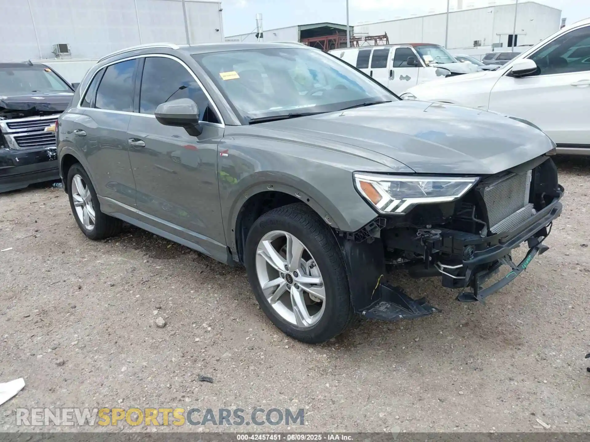1 Photograph of a damaged car WA1DECF34P1104737 AUDI Q3 2023