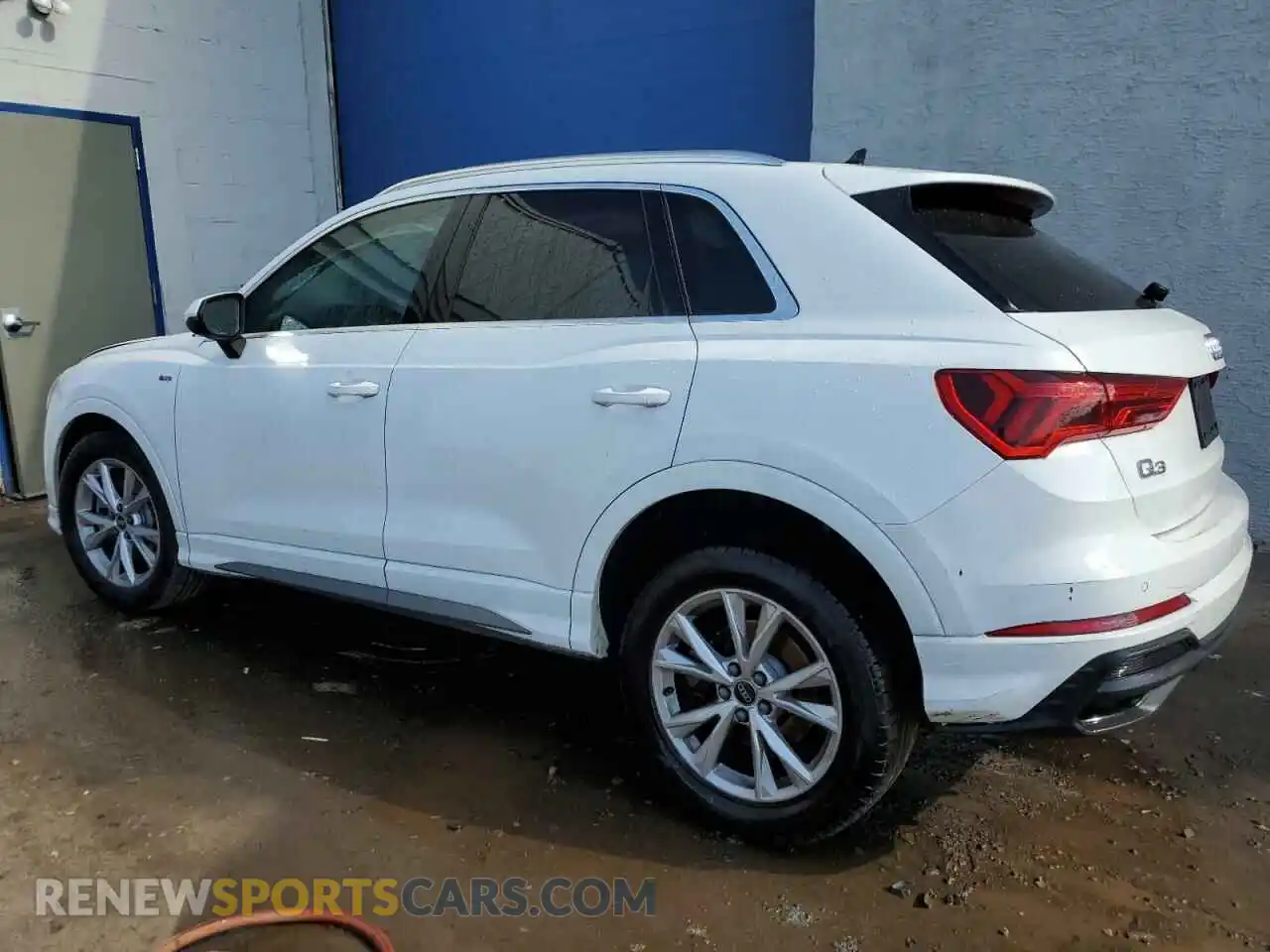 2 fotografías del automóvil dañado WA1DECF36P1105565 AUDI Q3 2023