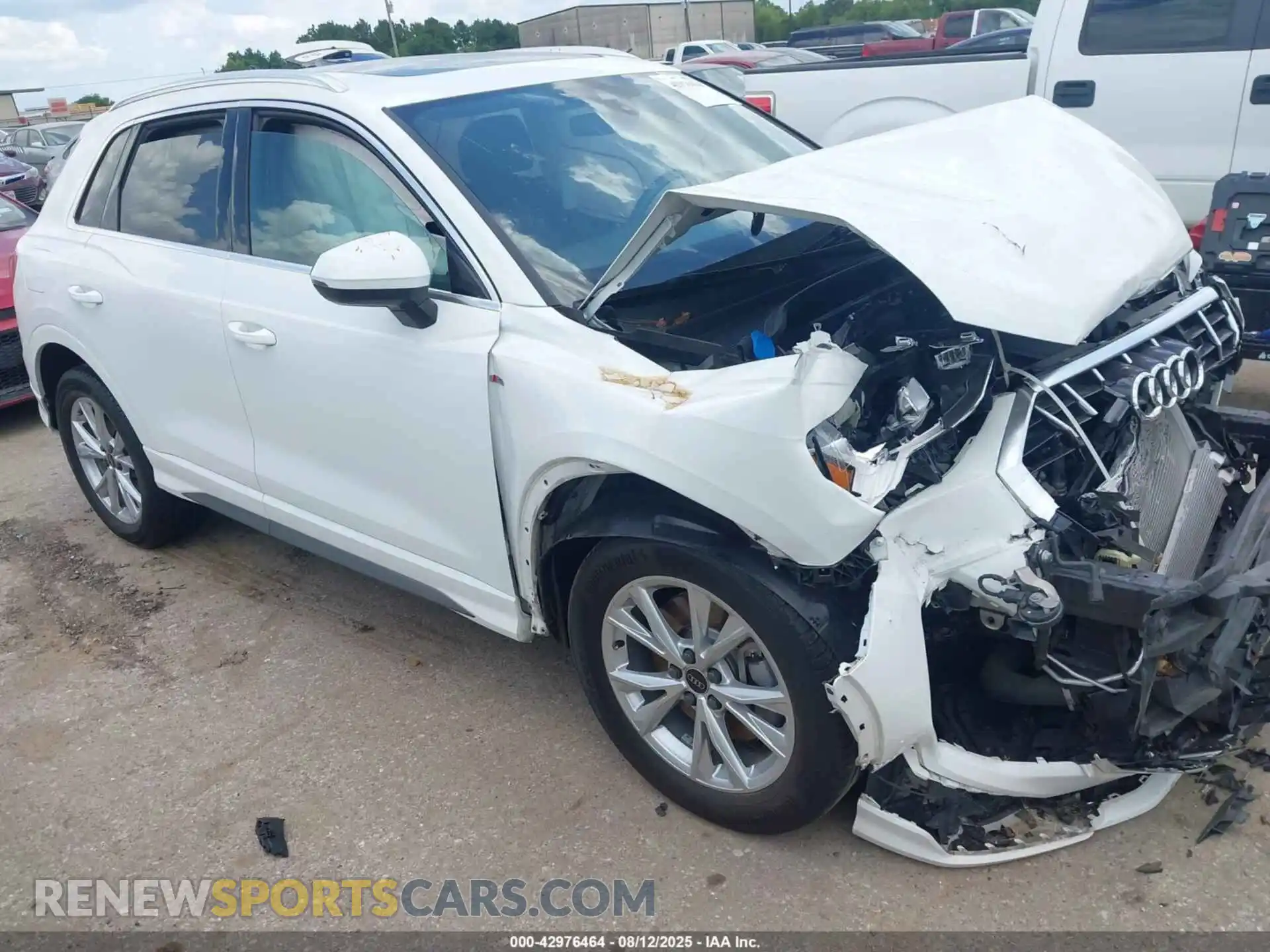 1 Photograph of a damaged car WA1DECF39P1113207 AUDI Q3 2023