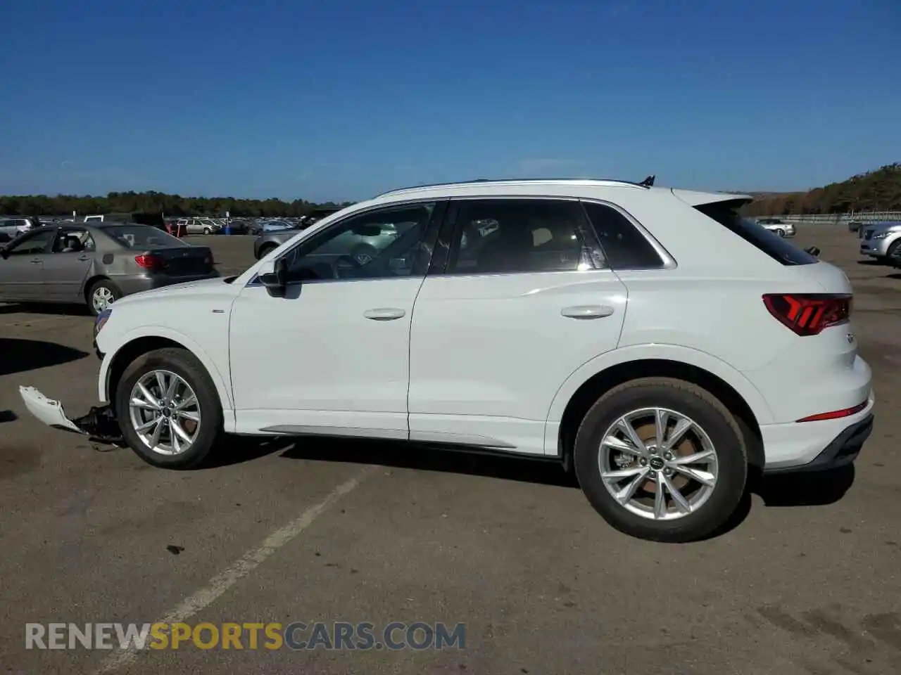 2 Photograph of a damaged car WA1DECF3XP1130372 AUDI Q3 2023