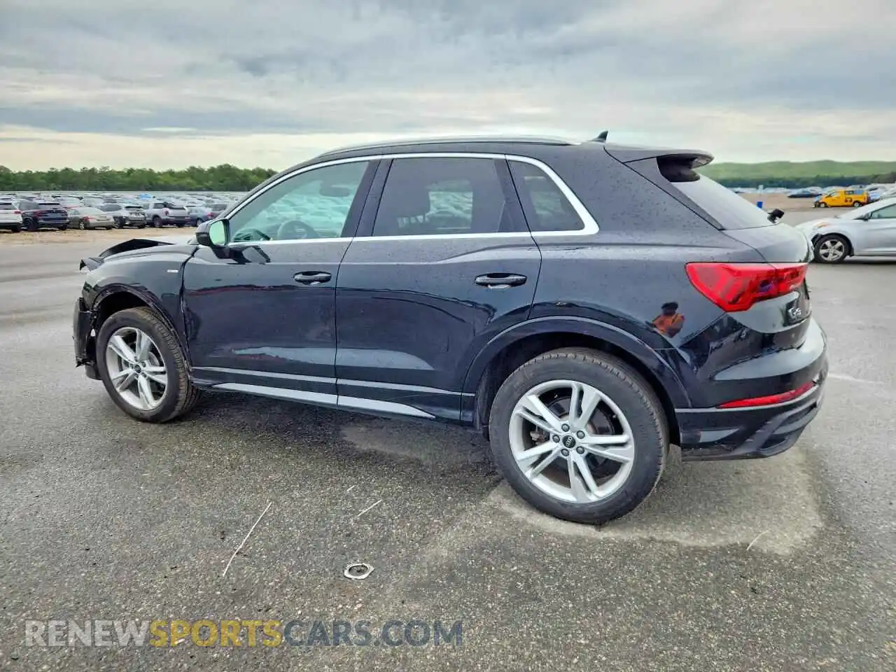 2 fotografías del automóvil dañado WA1EECF30P1150005 AUDI Q3 2023