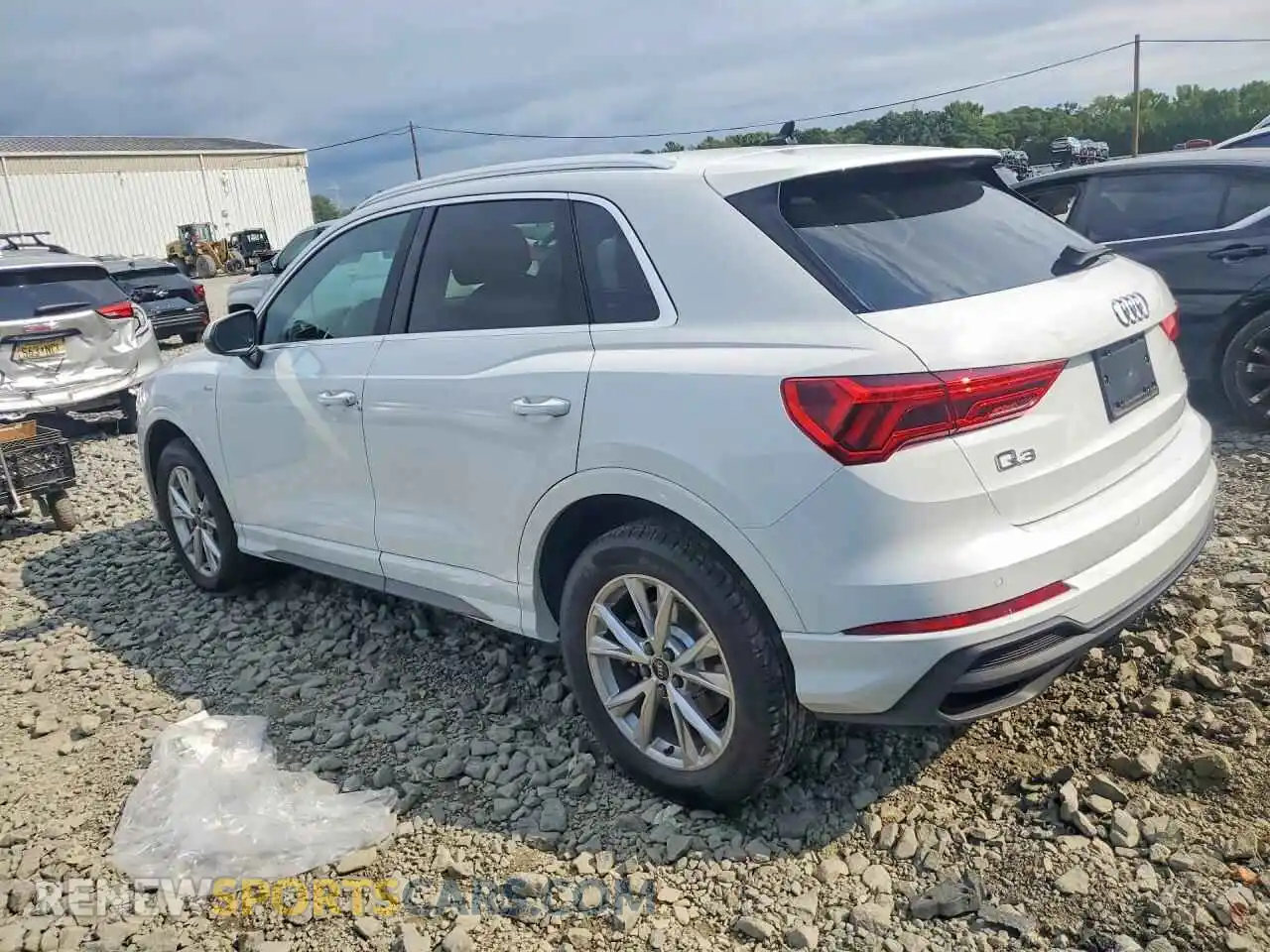 2 fotografías del automóvil dañado WA1EECF34P1134020 AUDI Q3 2023