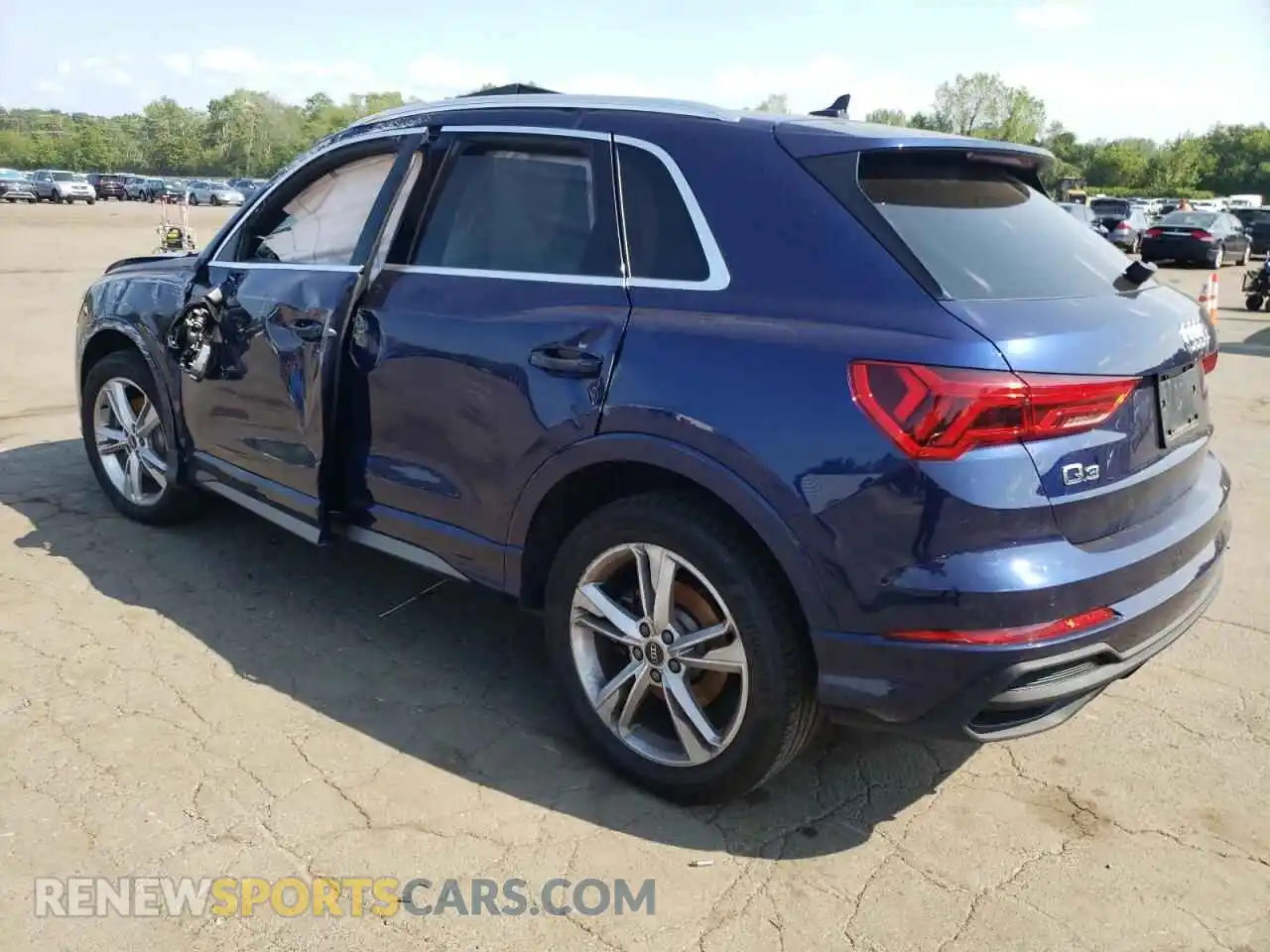 2 fotografías del automóvil dañado WA1EECF38P1031523 AUDI Q3 2023