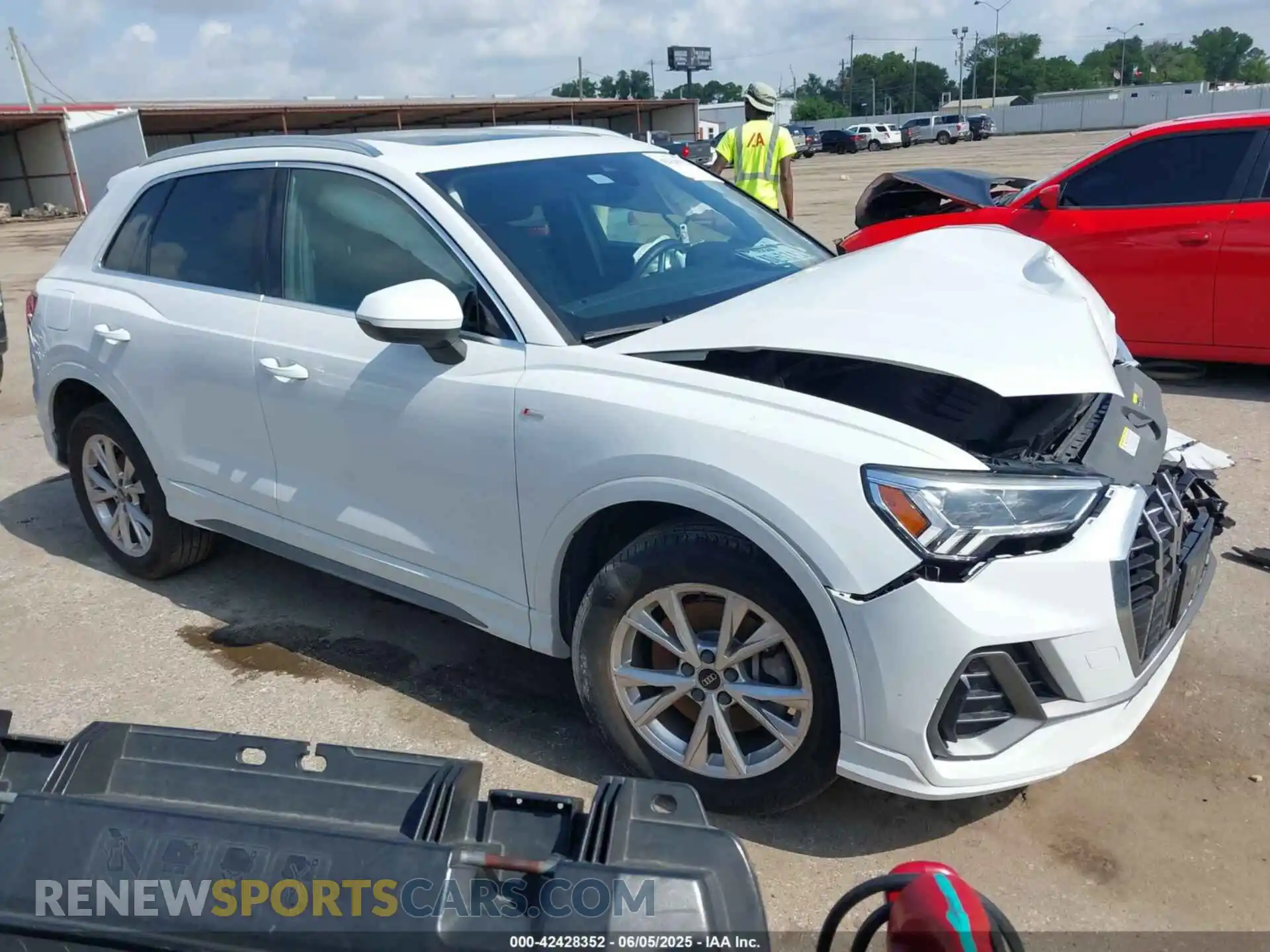1 Photograph of a damaged car WA1EECF39P1027254 AUDI Q3 2023