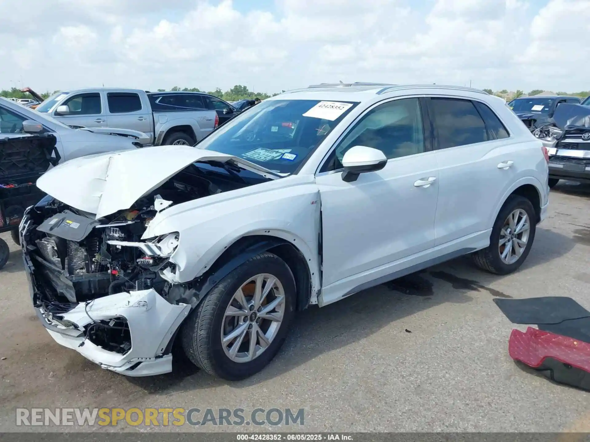 2 Photograph of a damaged car WA1EECF39P1027254 AUDI Q3 2023