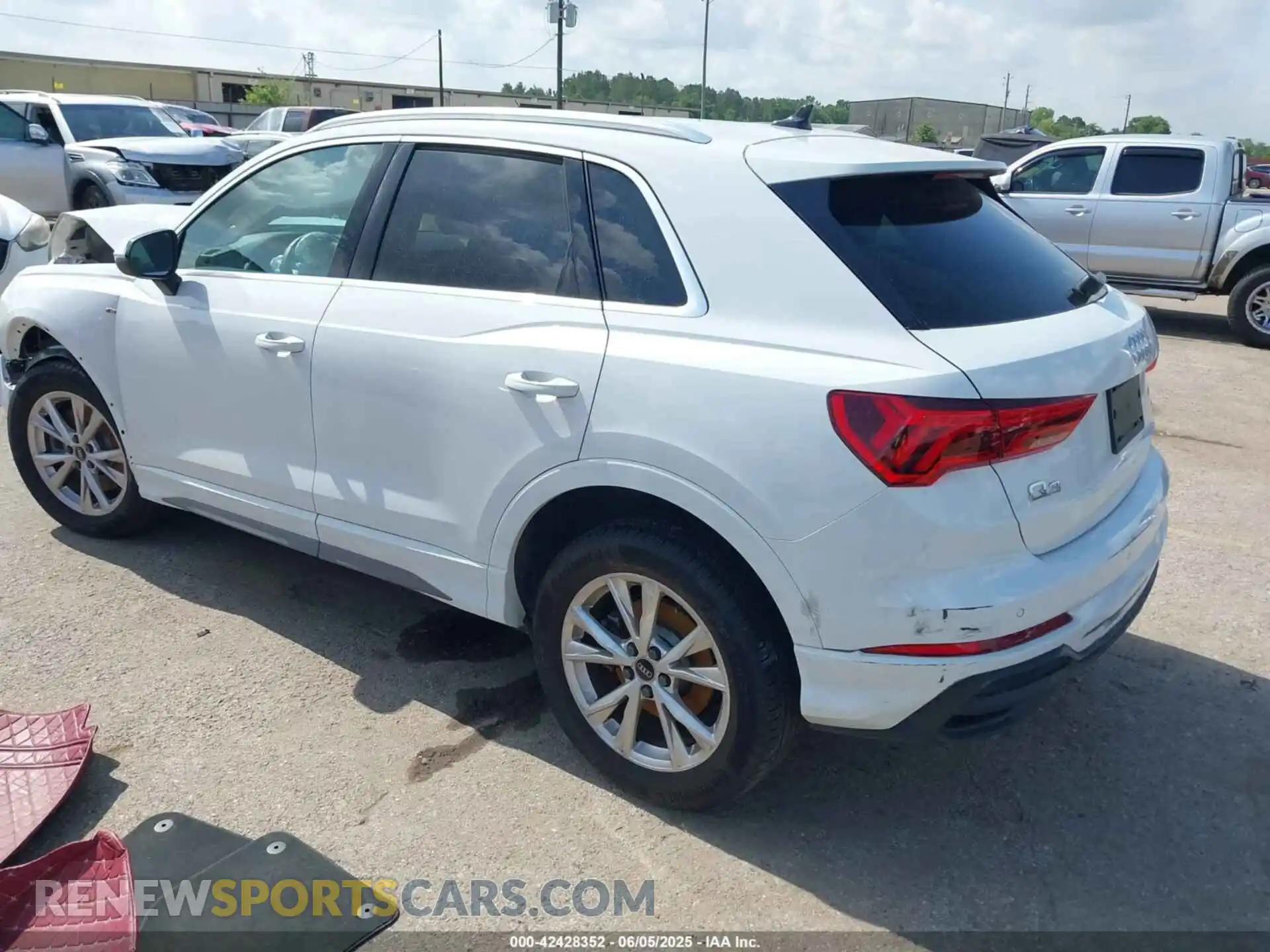 3 Photograph of a damaged car WA1EECF39P1027254 AUDI Q3 2023