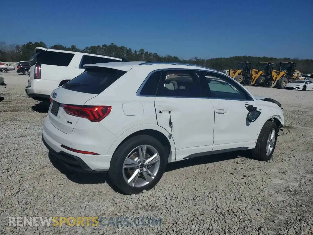 3 Photograph of a damaged car WA1EECF39P1092122 AUDI Q3 2023