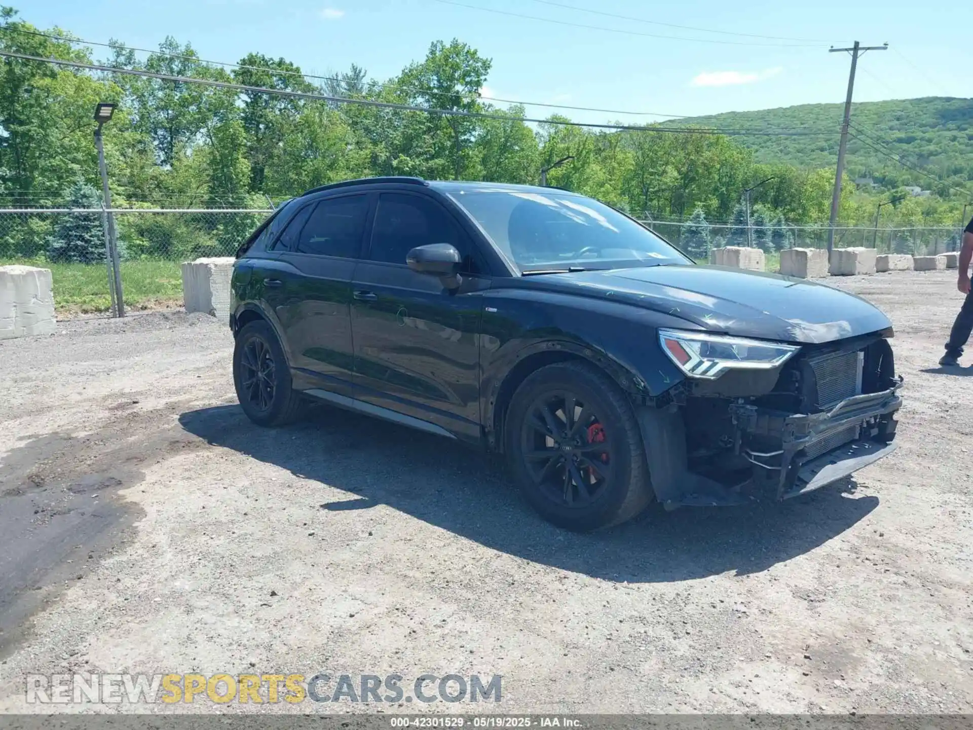 1 Photograph of a damaged car WA1EECF3XP1054494 AUDI Q3 2023