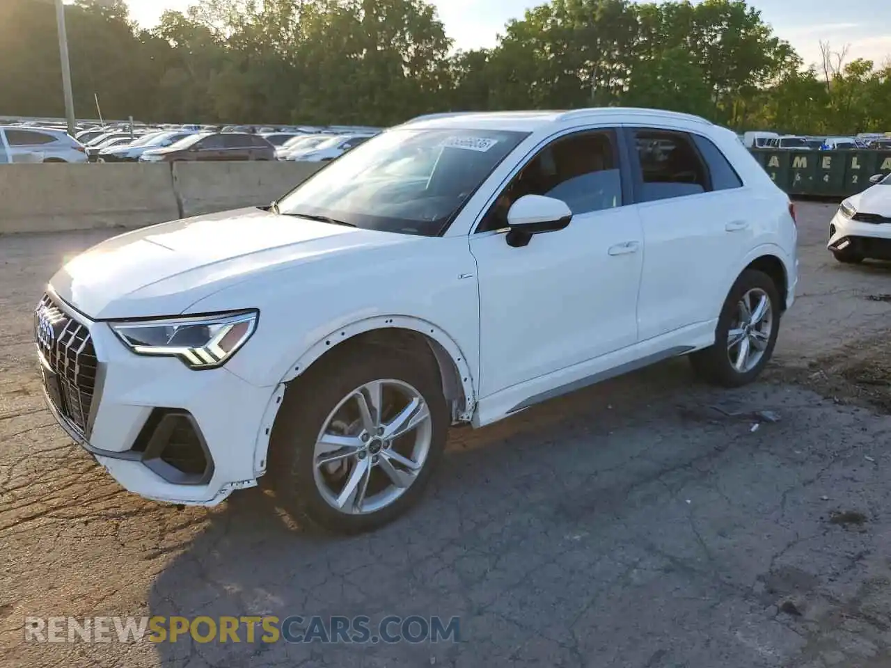 1 Photograph of a damaged car WA1DECF30R1088622 AUDI Q3 2024