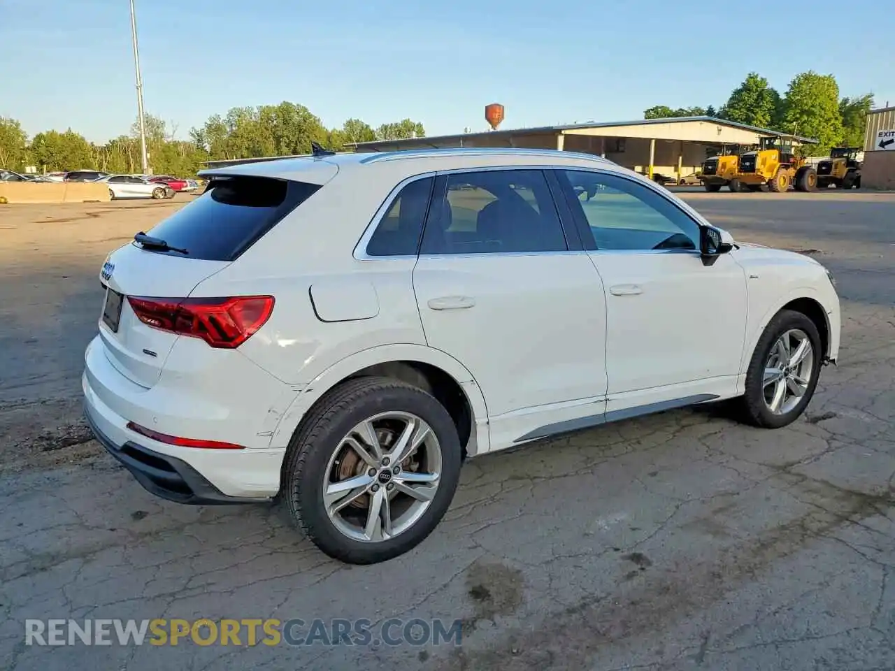 3 Photograph of a damaged car WA1DECF30R1088622 AUDI Q3 2024