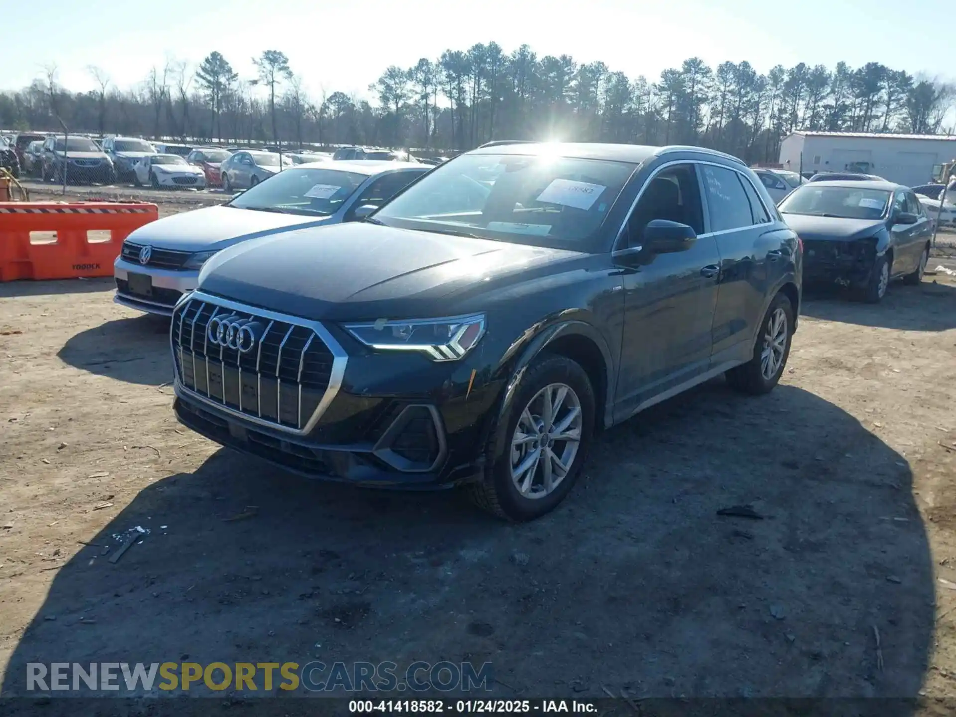 2 Photograph of a damaged car WA1DECF31R1052888 AUDI Q3 2024