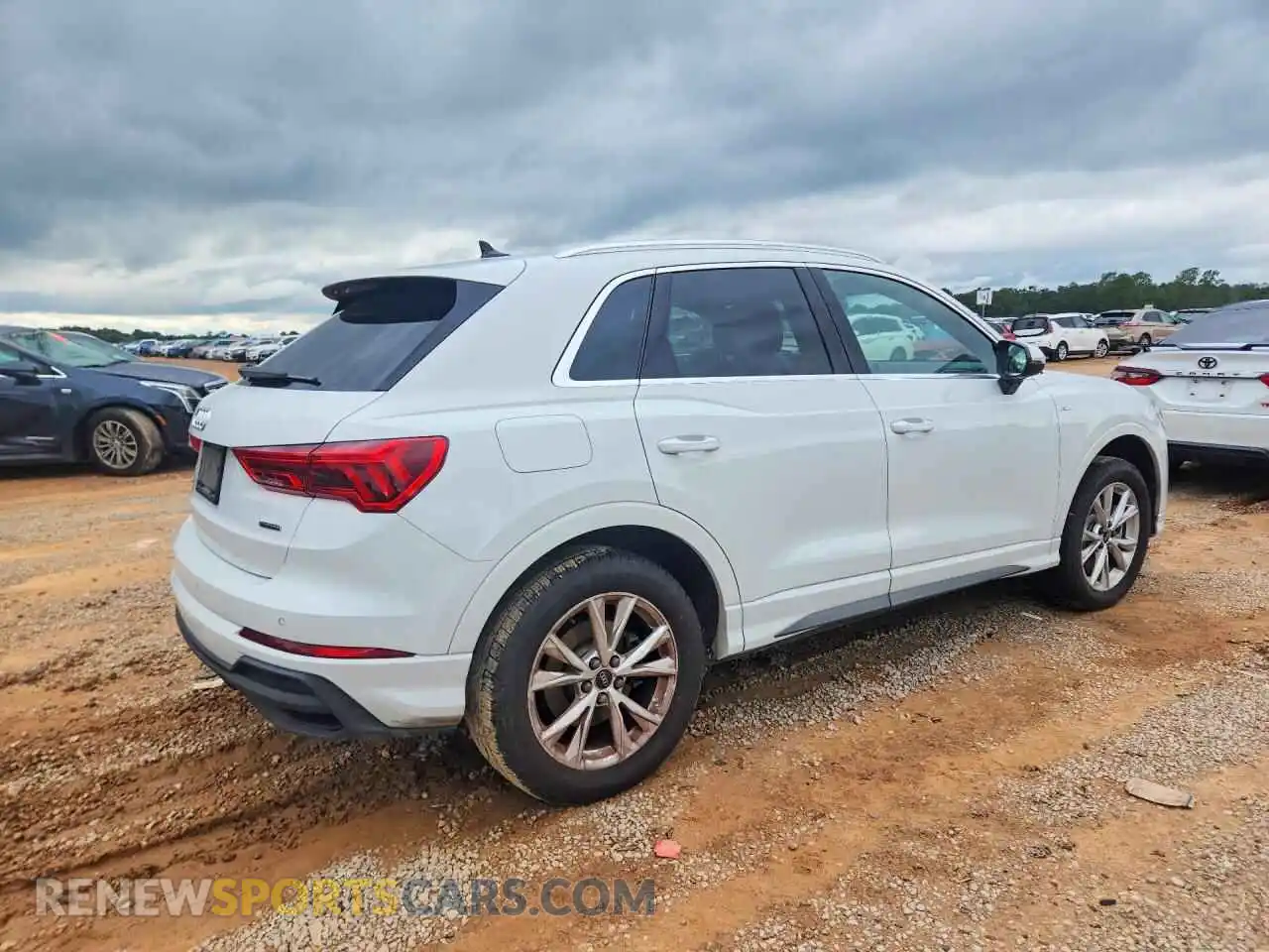 3 Фотография поврежденного автомобиля WA1DECF31R1196814 AUDI Q3 2024