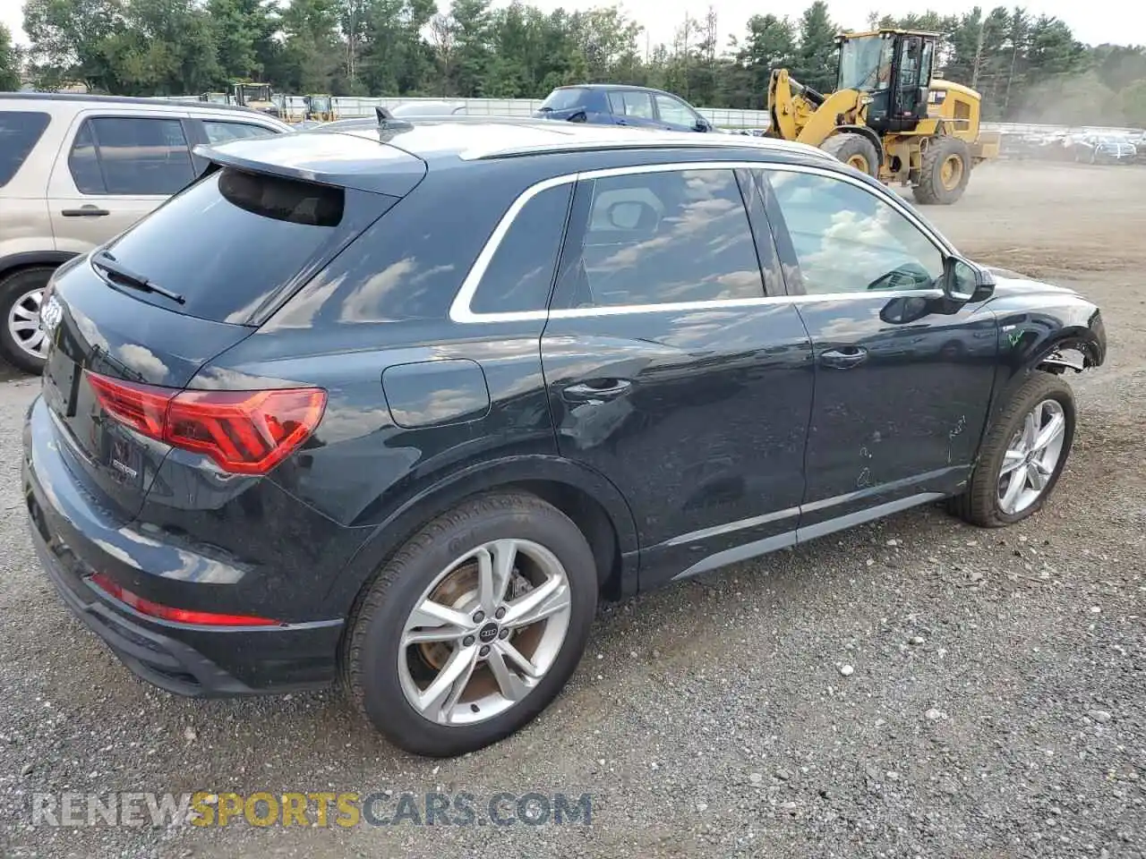3 Photograph of a damaged car WA1DECF32R1163126 AUDI Q3 2024