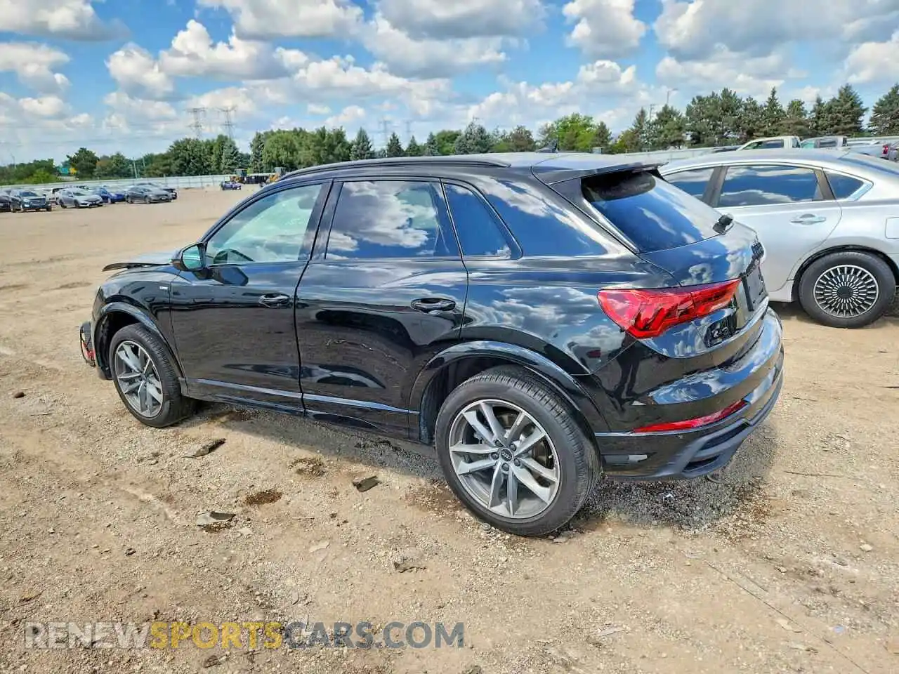 2 Photograph of a damaged car WA1DECF32R1186261 AUDI Q3 2024