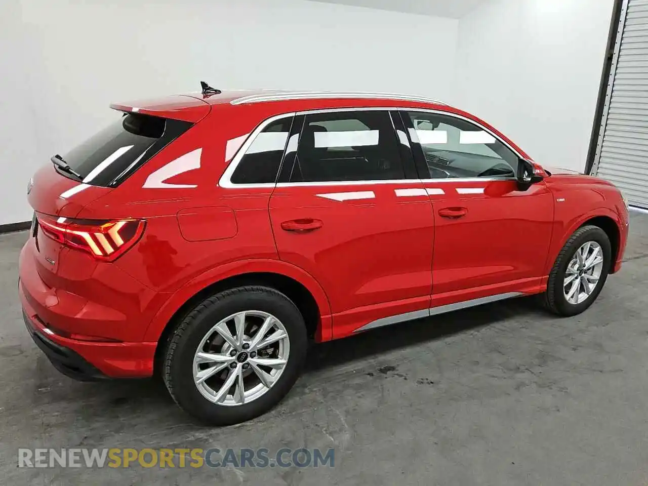 3 Photograph of a damaged car WA1DECF34R1122657 AUDI Q3 2024