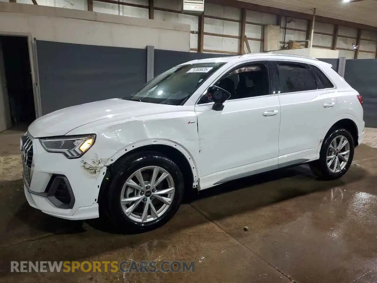 1 Photograph of a damaged car WA1DECF34R1126658 AUDI Q3 2024