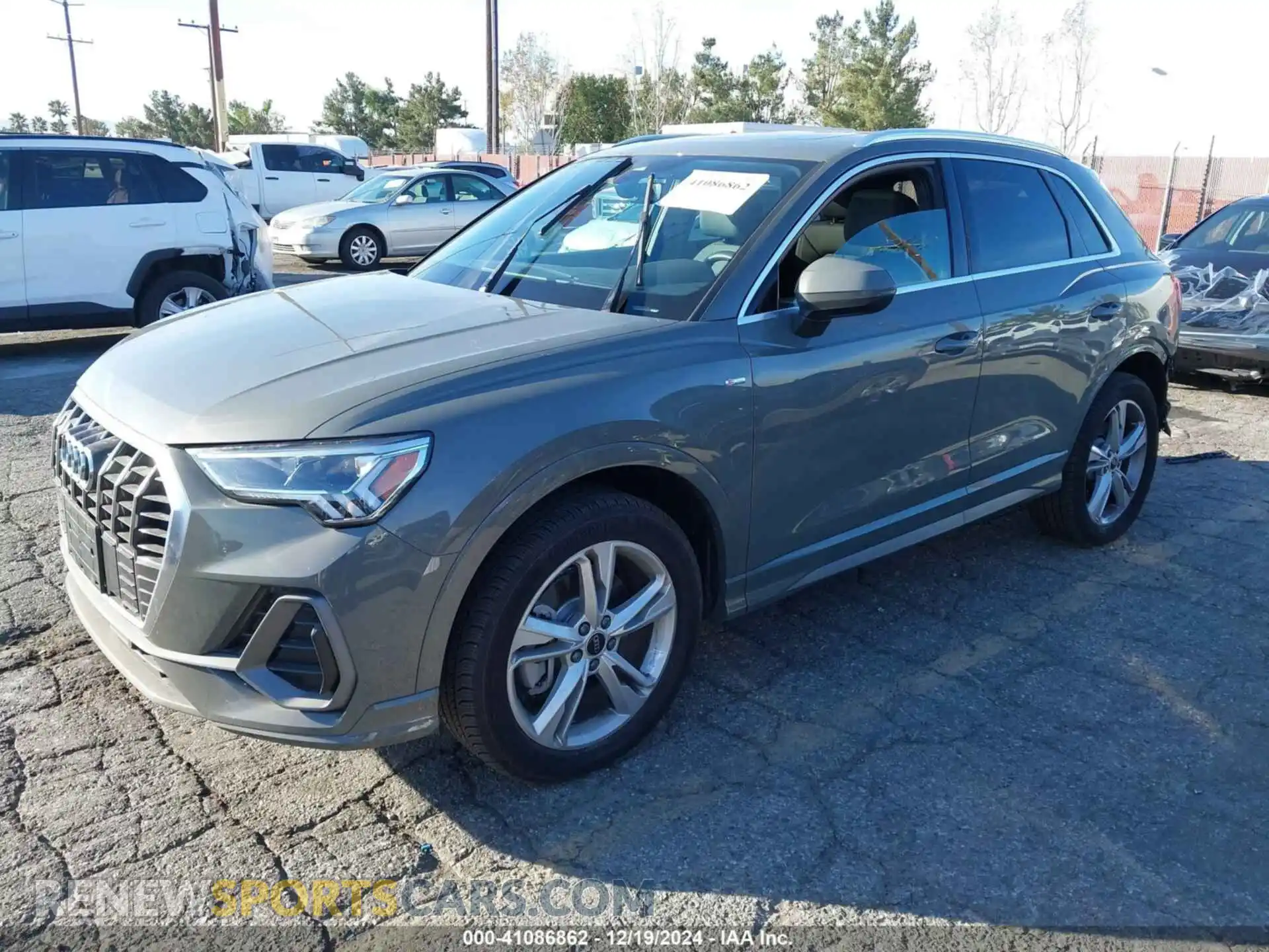 2 fotografías del automóvil dañado WA1DECF35R1027654 AUDI Q3 2024