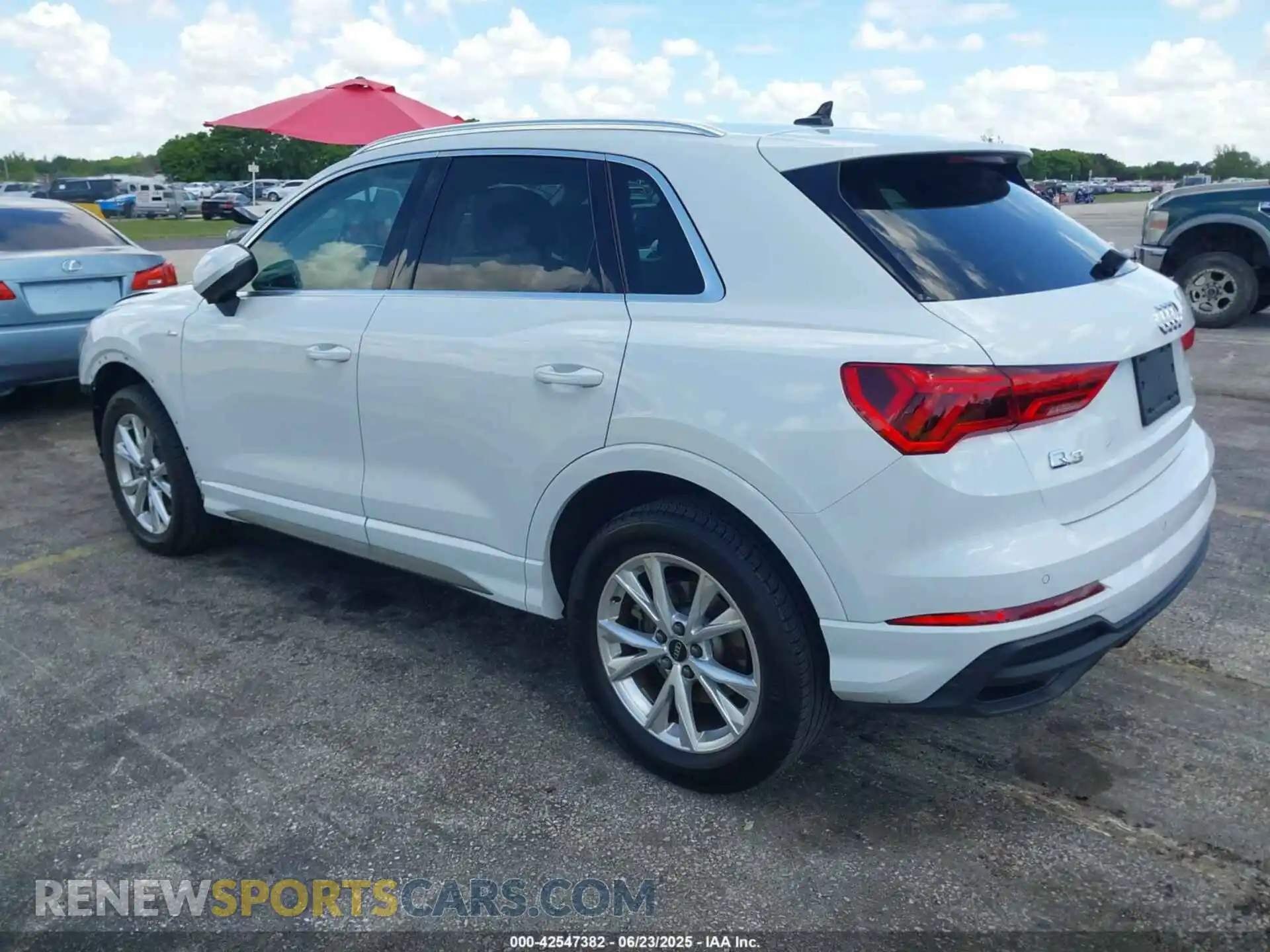 3 Photograph of a damaged car WA1DECF35R1033938 AUDI Q3 2024