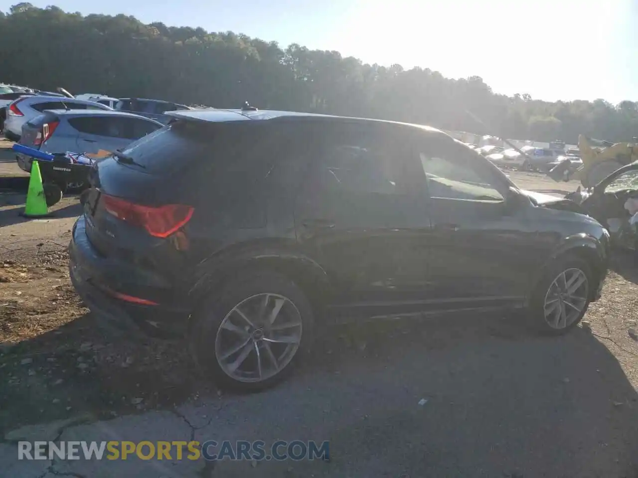 3 Photograph of a damaged car WA1DECF35R1143839 AUDI Q3 2024