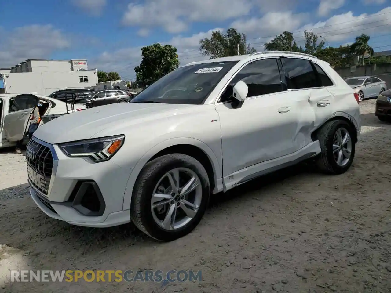 1 Photograph of a damaged car WA1DECF36R1073235 AUDI Q3 2024