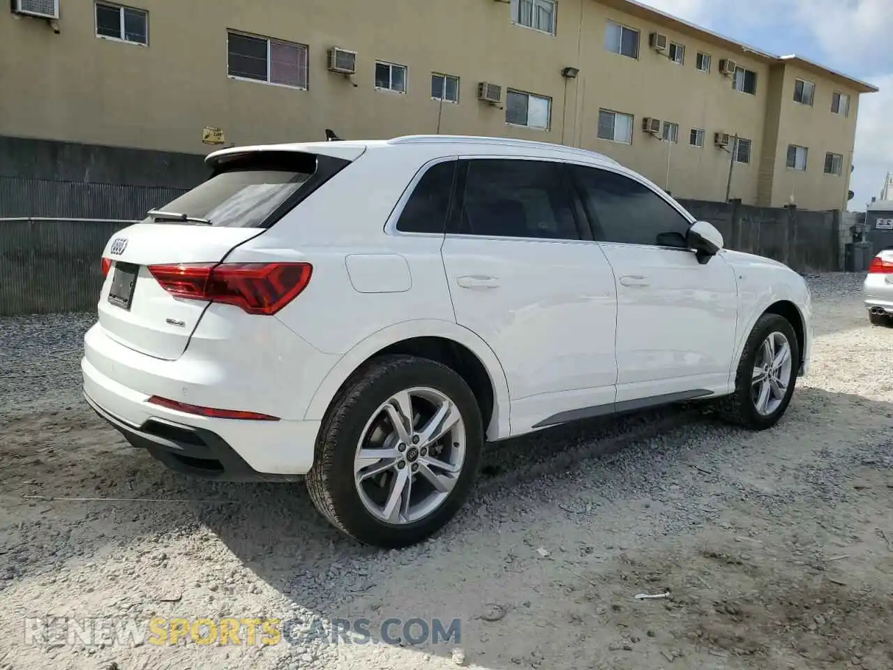 3 Photograph of a damaged car WA1DECF36R1073235 AUDI Q3 2024