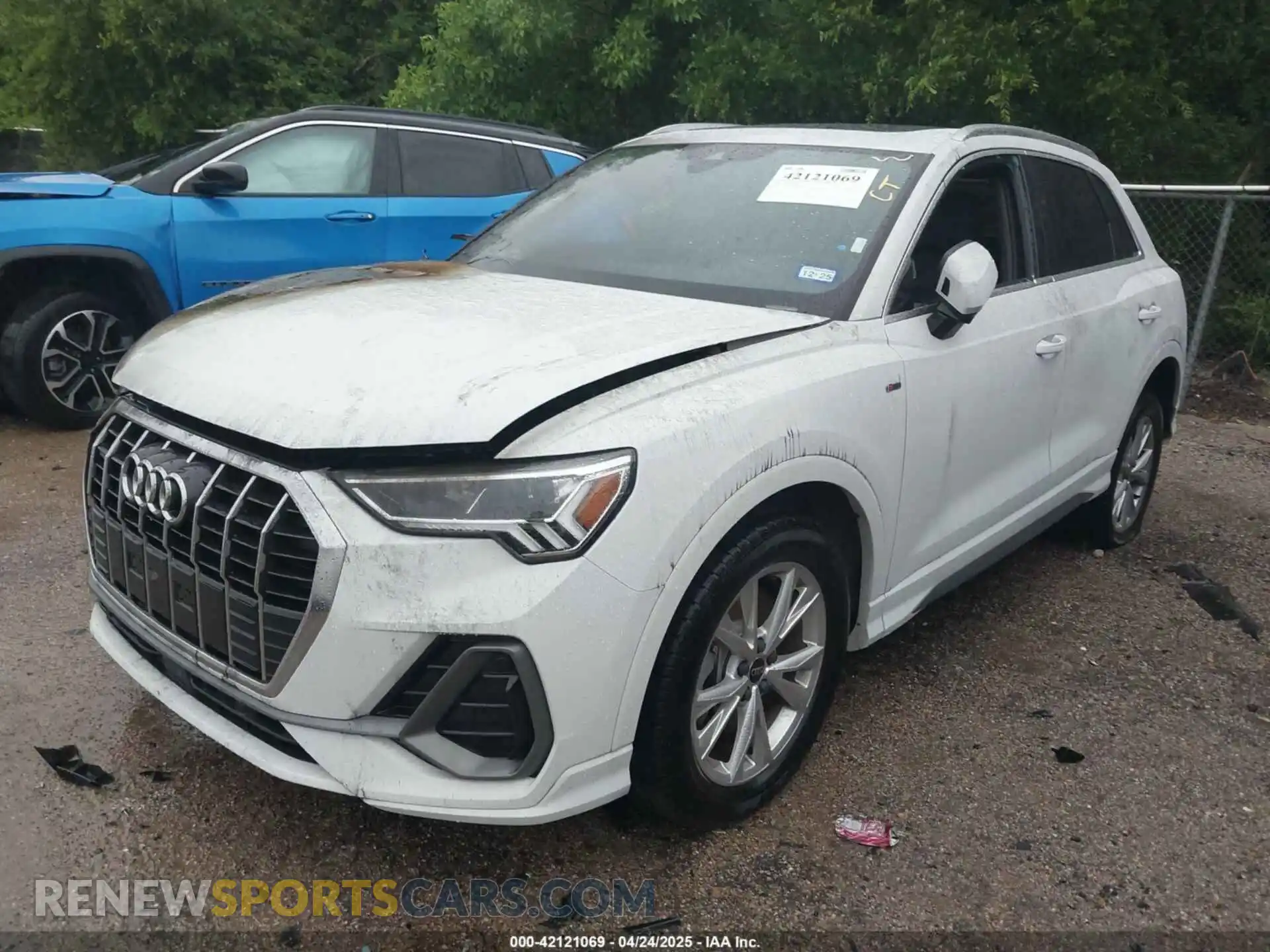 2 Photograph of a damaged car WA1DECF38R1052726 AUDI Q3 2024