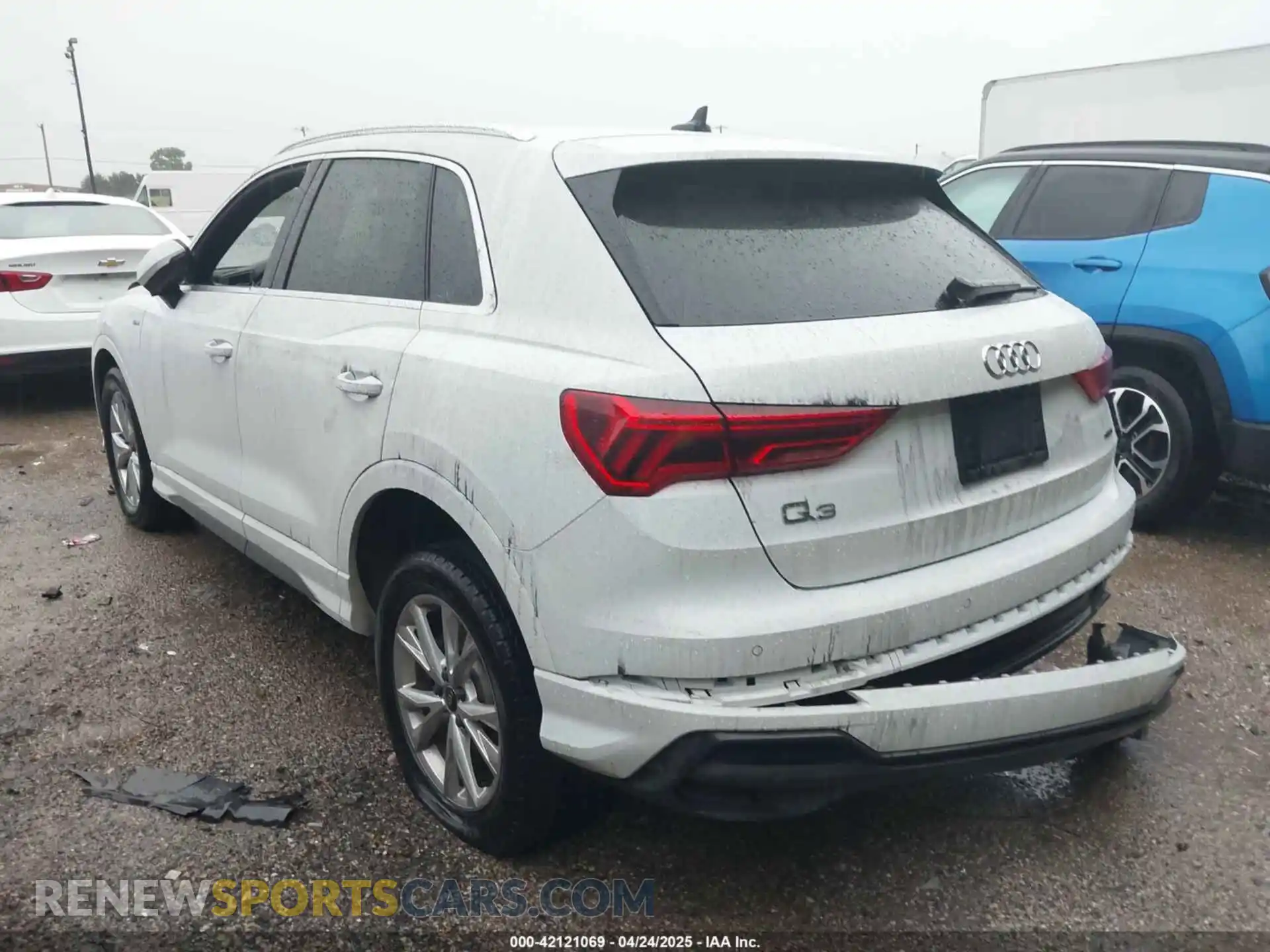 3 Photograph of a damaged car WA1DECF38R1052726 AUDI Q3 2024