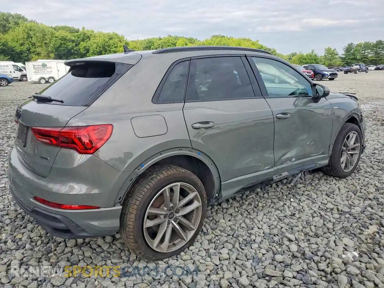 3 Photograph of a damaged car WA1DECF39R1183048 AUDI Q3 2024
