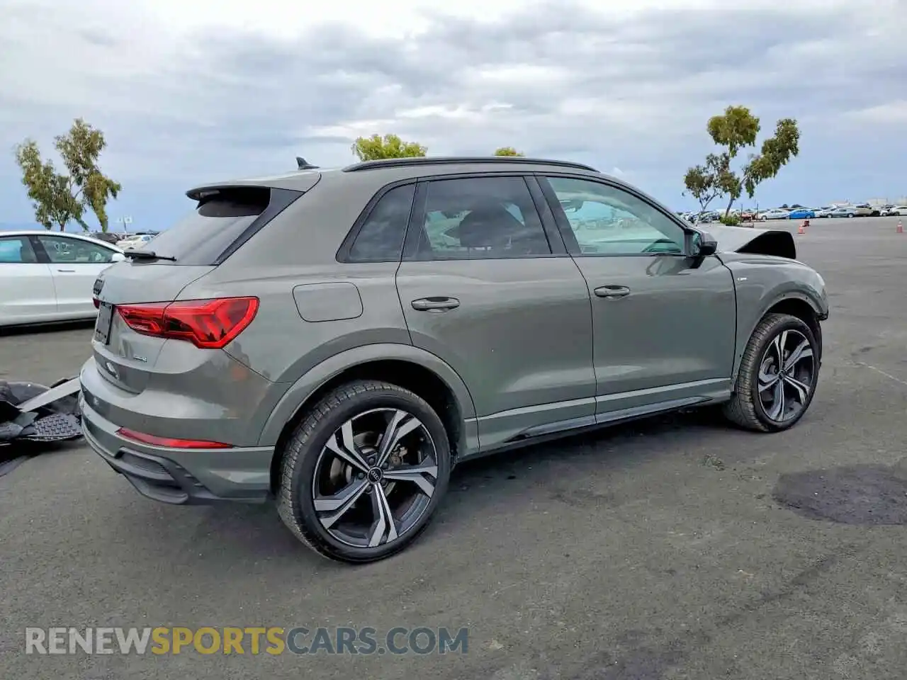 3 Photograph of a damaged car WA1EECF30R1069797 AUDI Q3 2024
