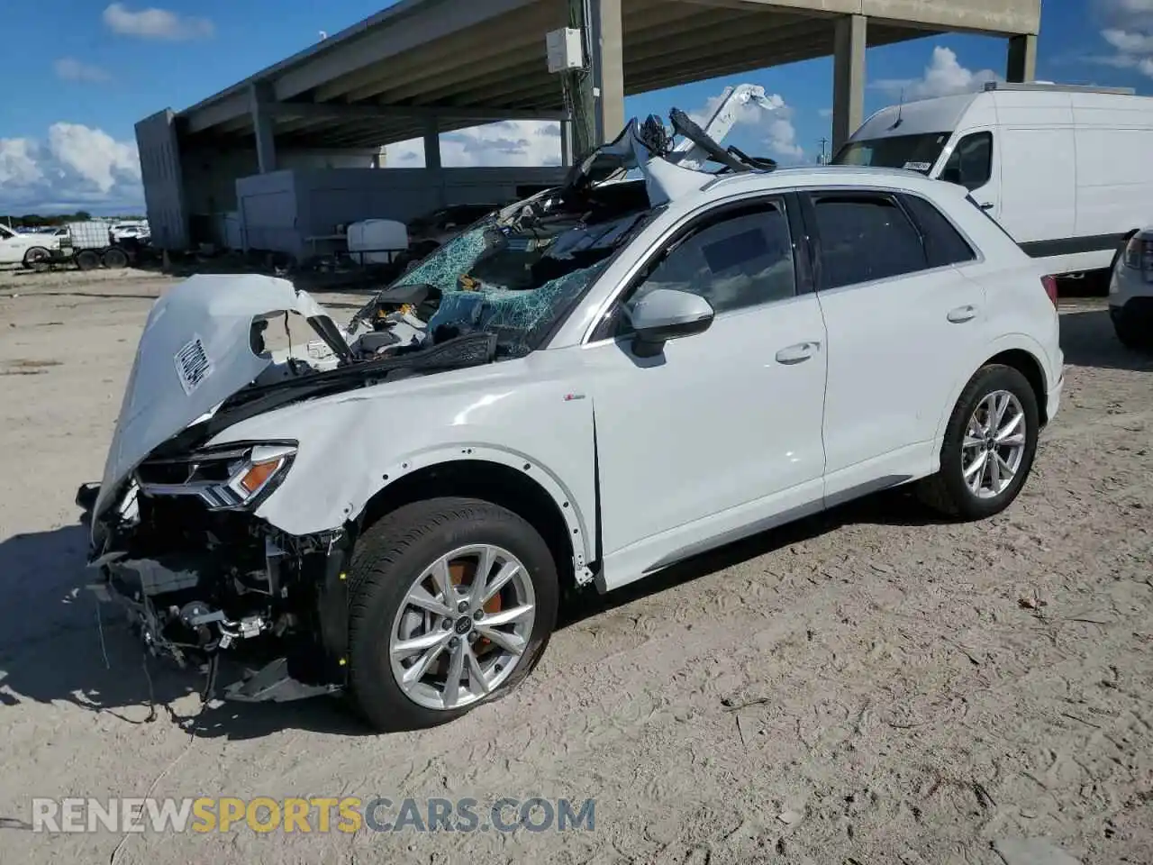 1 Photograph of a damaged car WA1EECF30R1120974 AUDI Q3 2024