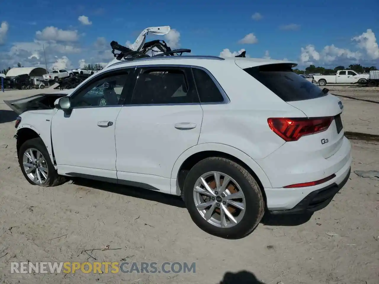 2 Photograph of a damaged car WA1EECF30R1120974 AUDI Q3 2024