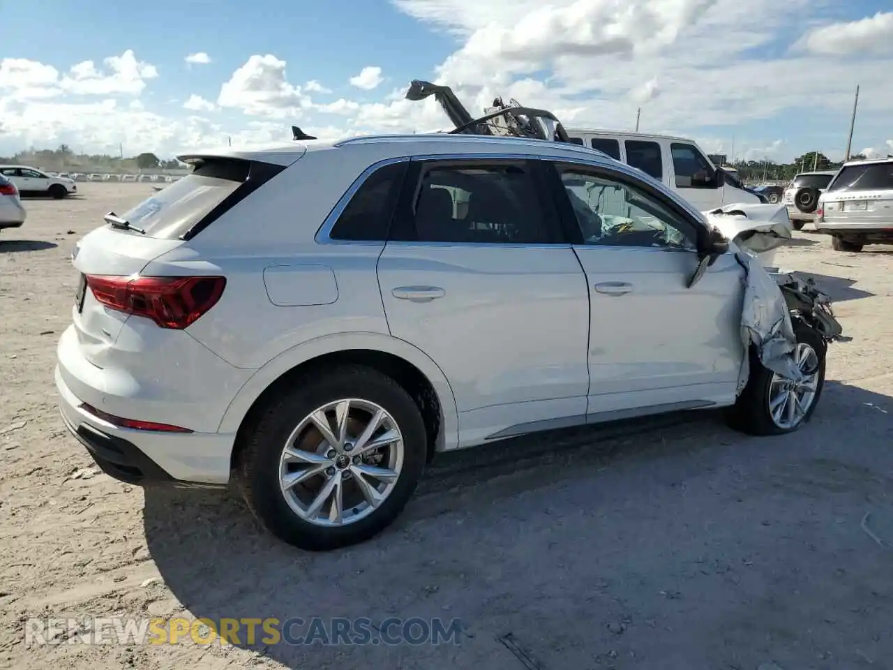 3 Photograph of a damaged car WA1EECF30R1120974 AUDI Q3 2024