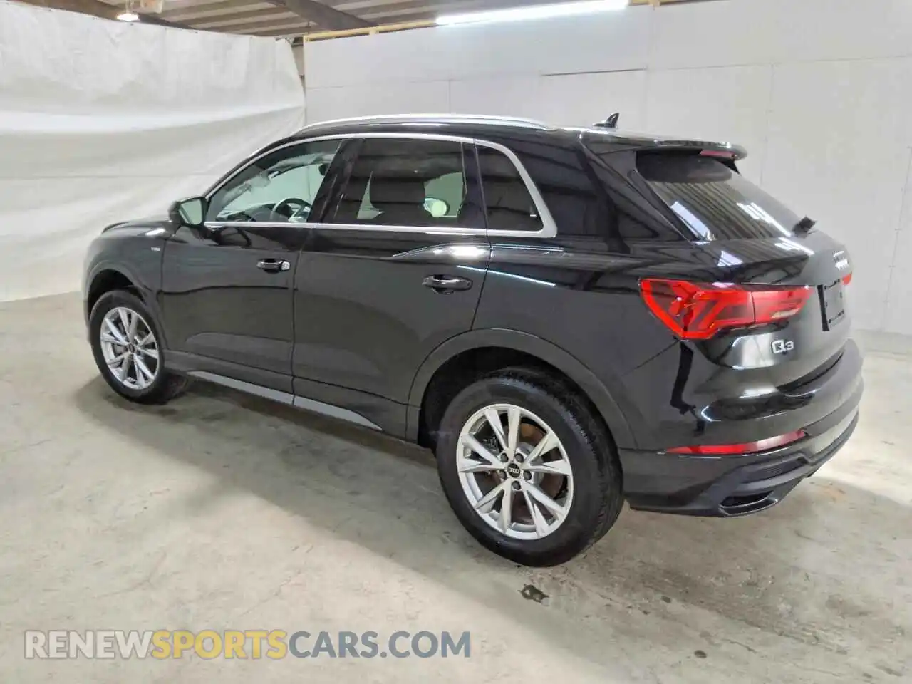 2 fotografías del automóvil dañado WA1EECF32R1207517 AUDI Q3 2024