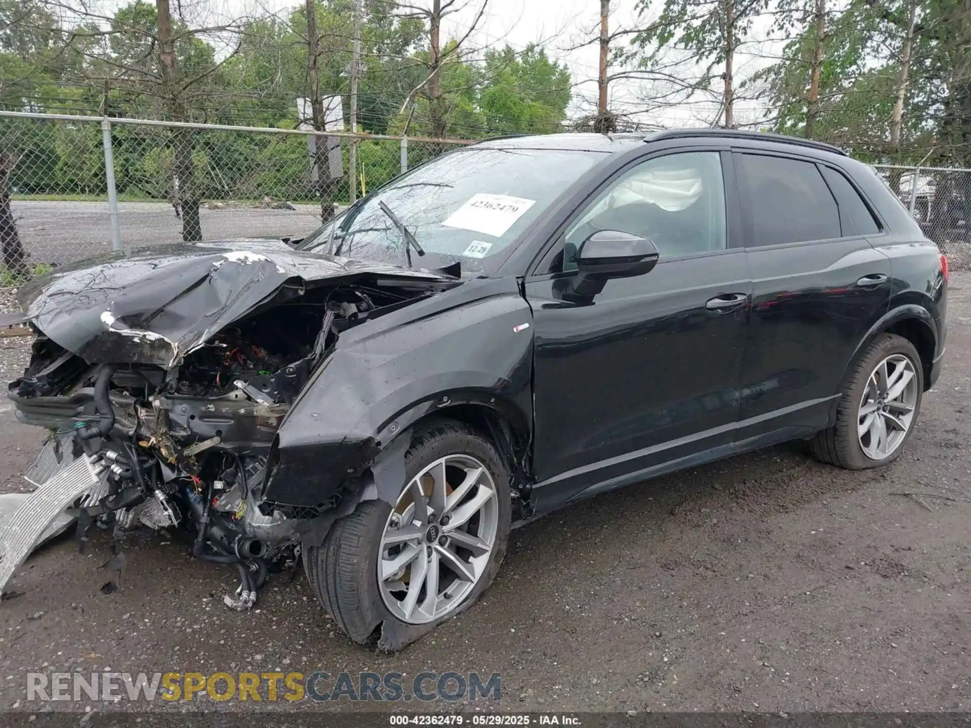 2 fotografías del automóvil dañado WA1EECF32R1208618 AUDI Q3 2024