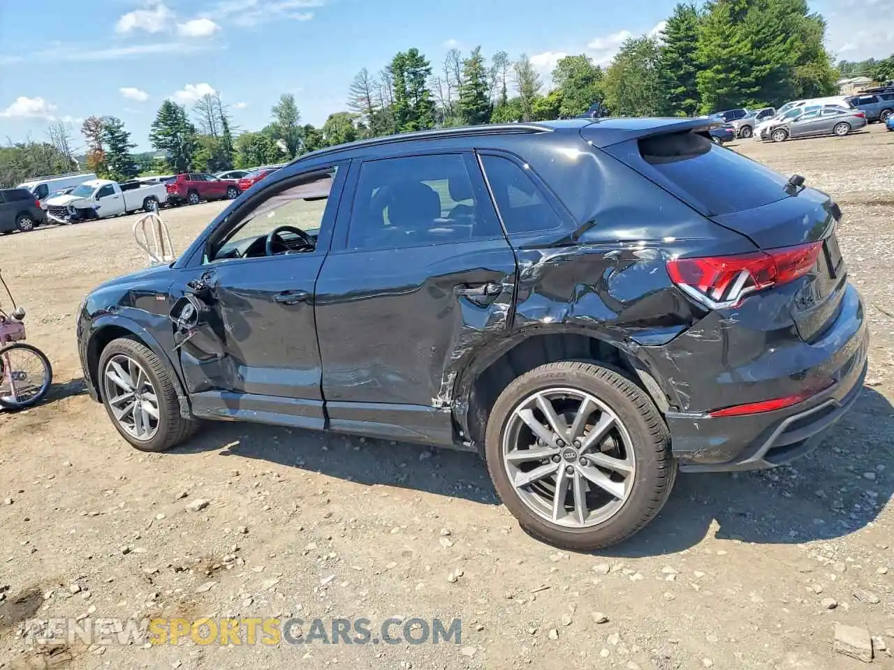 2 Photograph of a damaged car WA1EECF33R1090384 AUDI Q3 2024