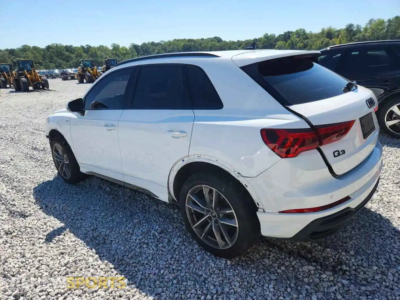 2 Фотография поврежденного автомобиля WA1EECF35R1082822 AUDI Q3 2024