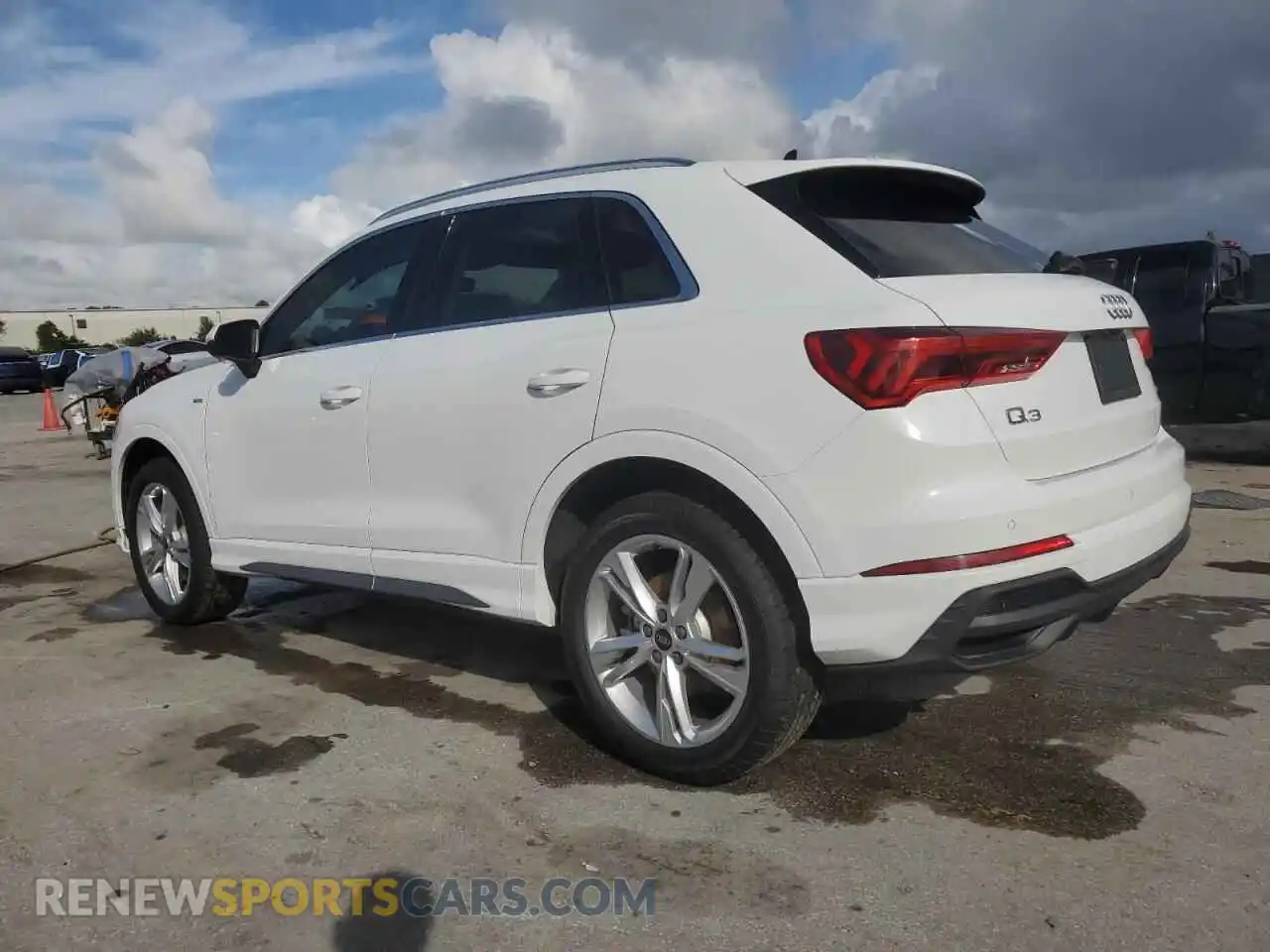 2 Photograph of a damaged car WA1EECF35R1153405 AUDI Q3 2024