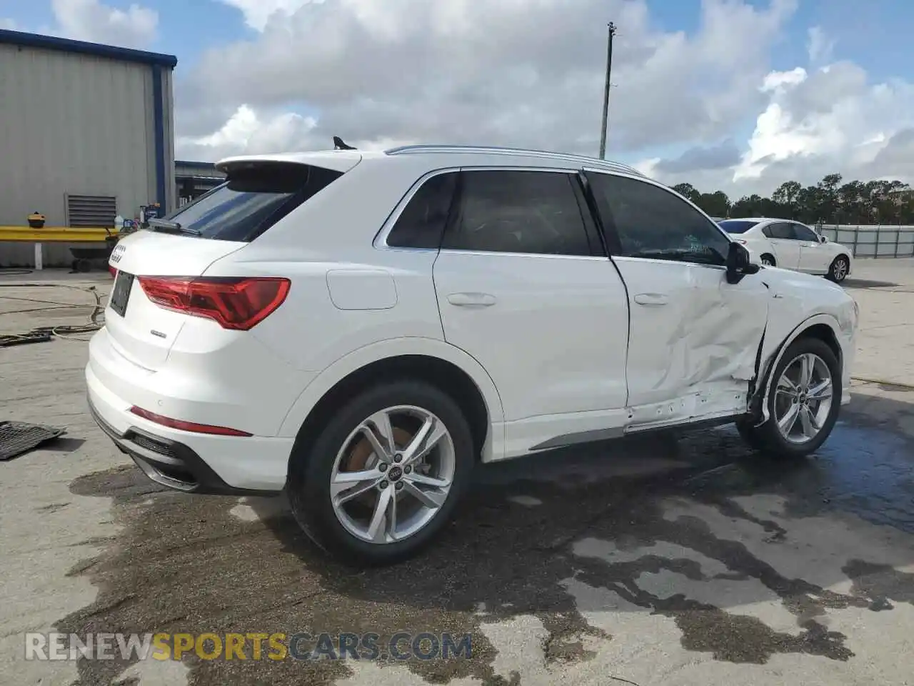 3 Photograph of a damaged car WA1EECF35R1153405 AUDI Q3 2024