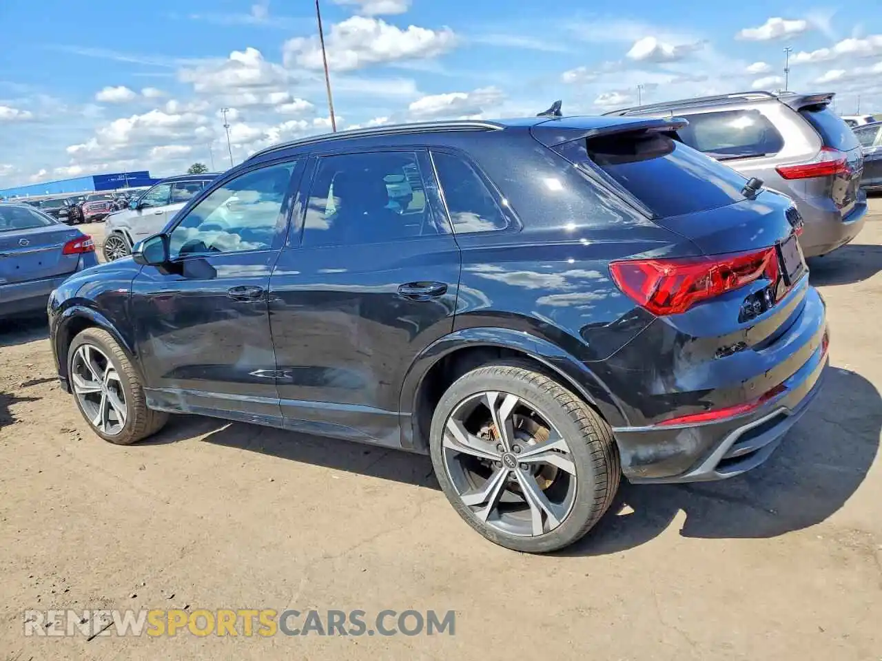 2 fotografías del automóvil dañado WA1EECF37R1045741 AUDI Q3 2024