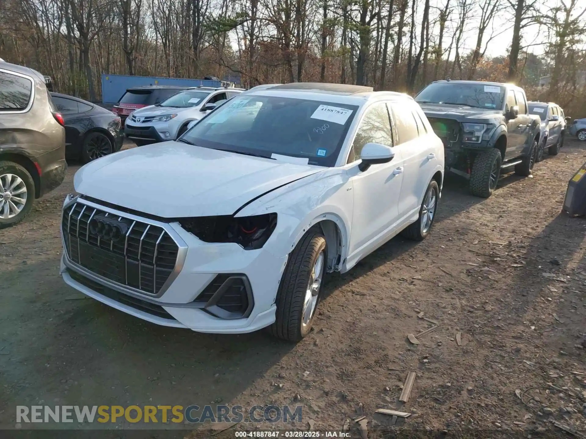 2 Photograph of a damaged car WA1EECF37R1167645 AUDI Q3 2024